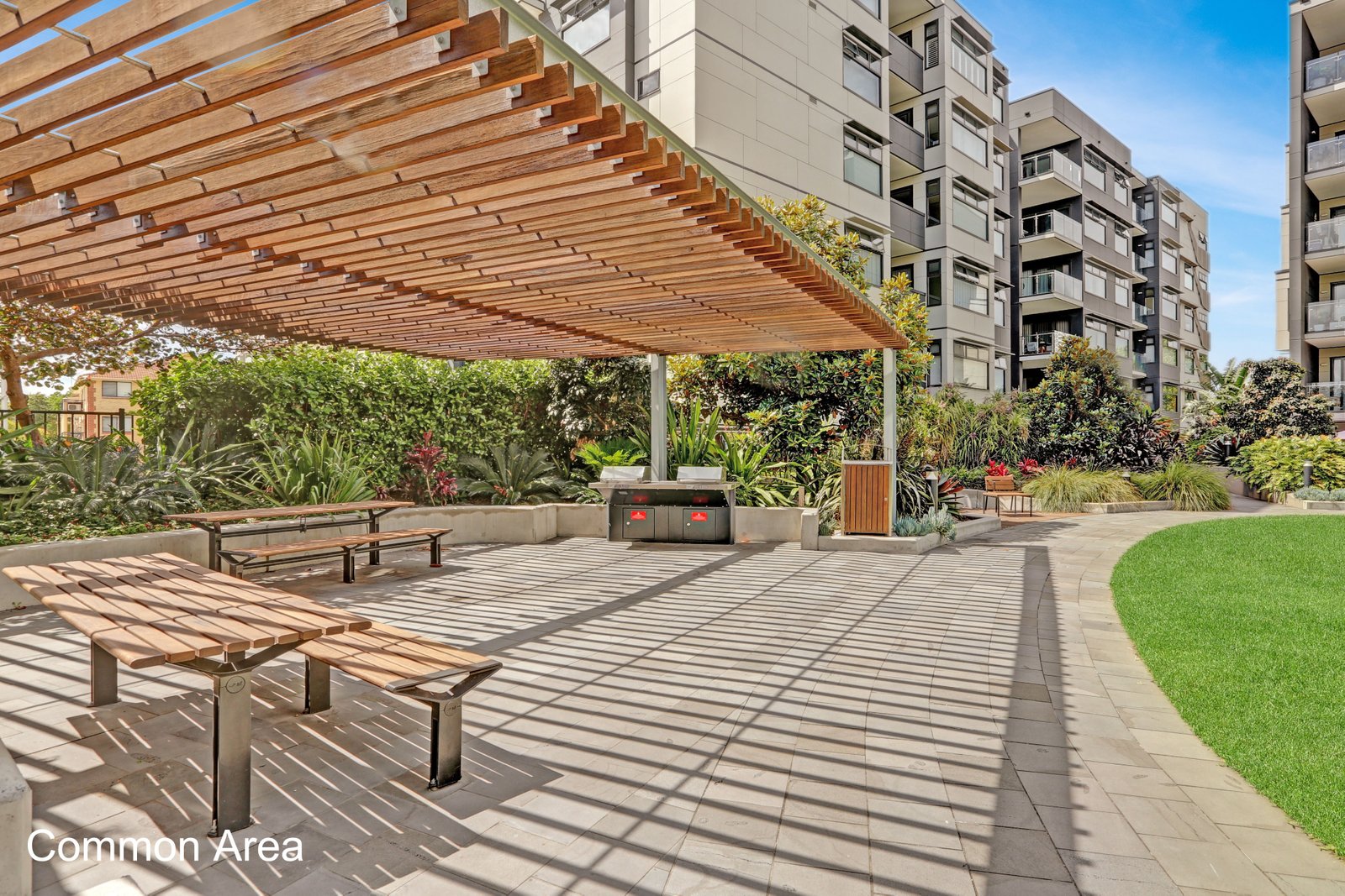 B411/83 Campbell Street WOLLONGONG 8