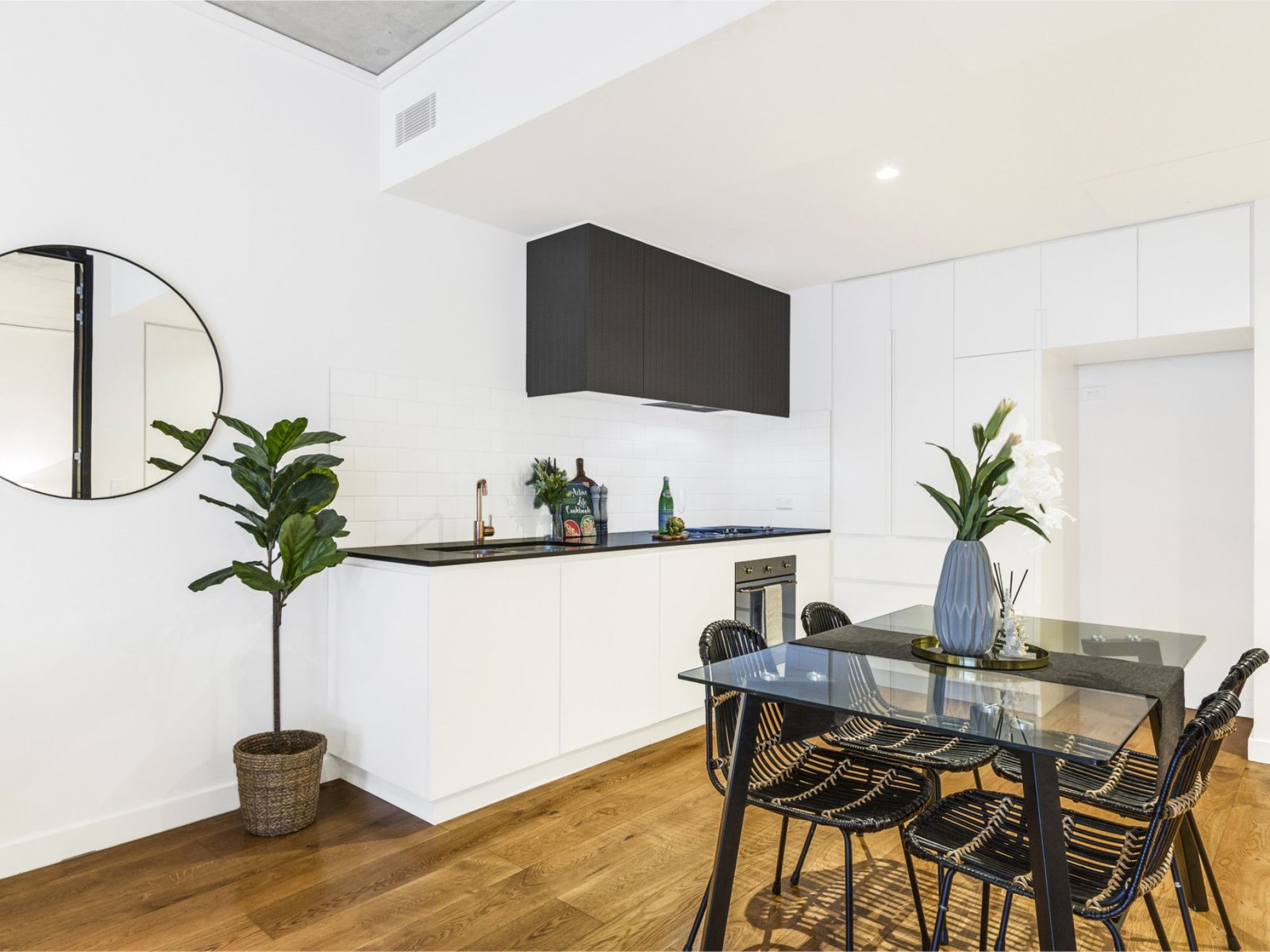 C22/356 George Street WATERLOO 2