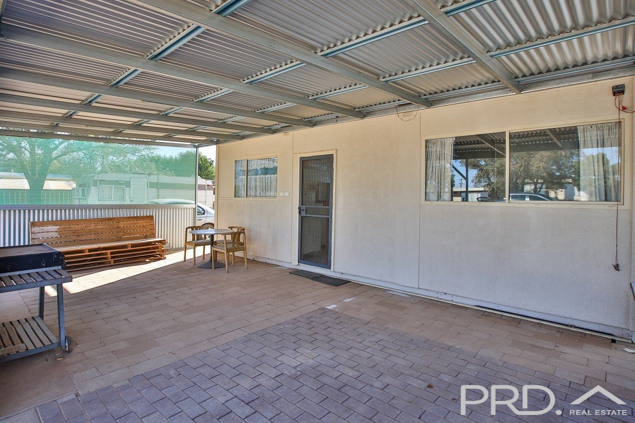 Cabin 13, 498 Sturt Highway (Sunraysia Holiday Park)  MILDURA 3
