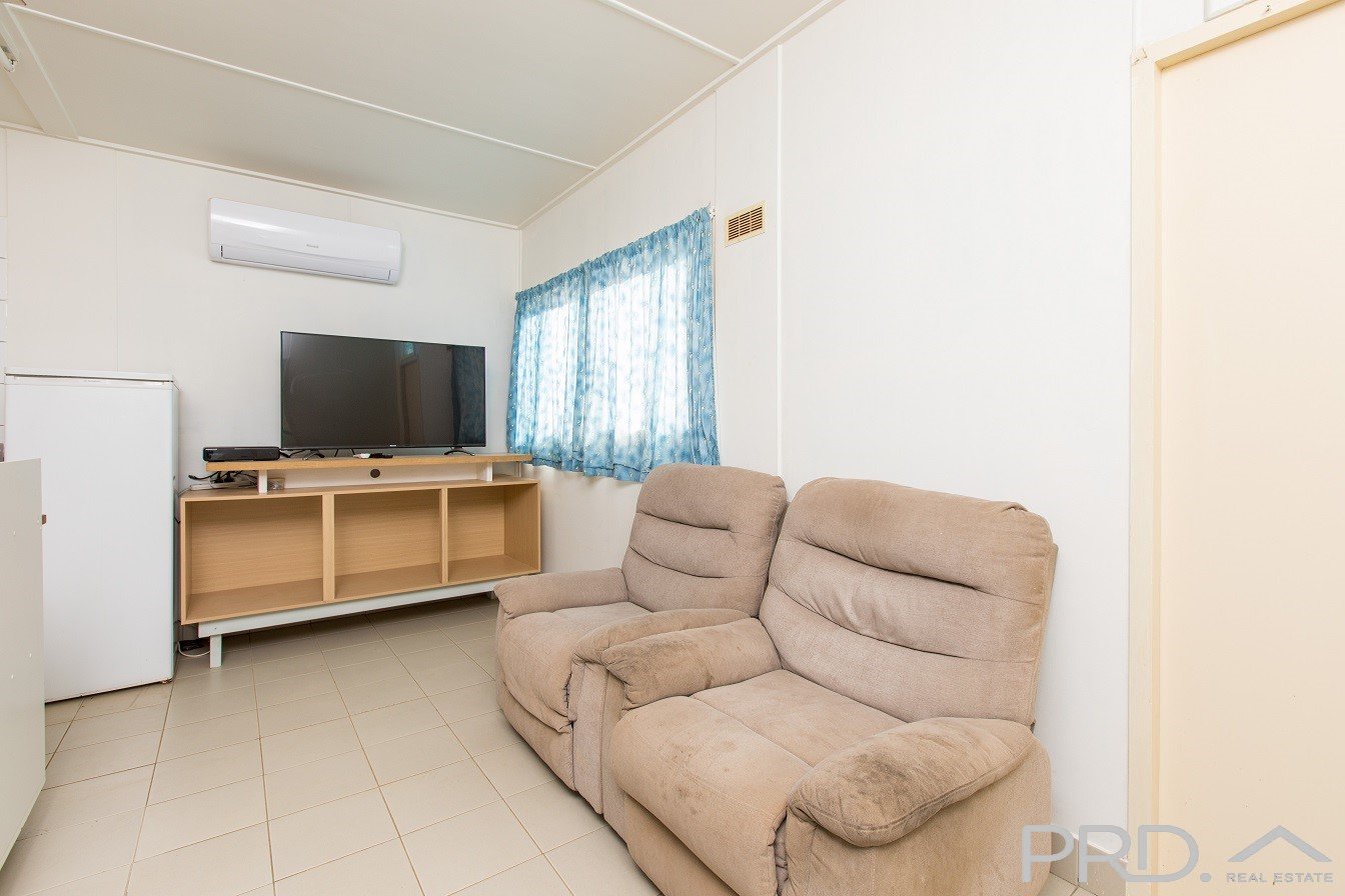 Cabin 13, 498 Sturt Highway (Sunraysia Holiday Park)  MILDURA 5
