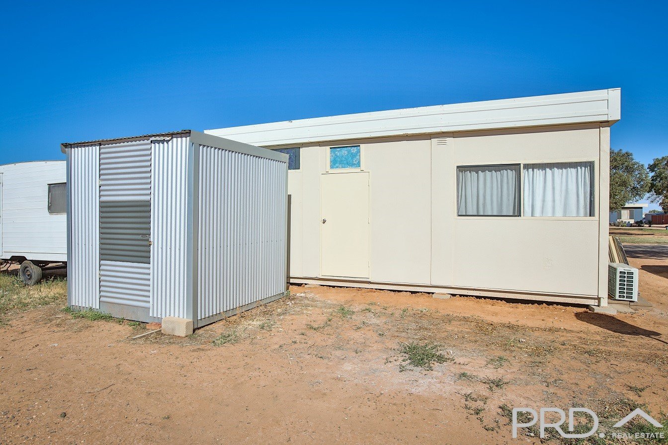Cabin 13, 498 Sturt Highway (Sunraysia Holiday Park)  MILDURA 12