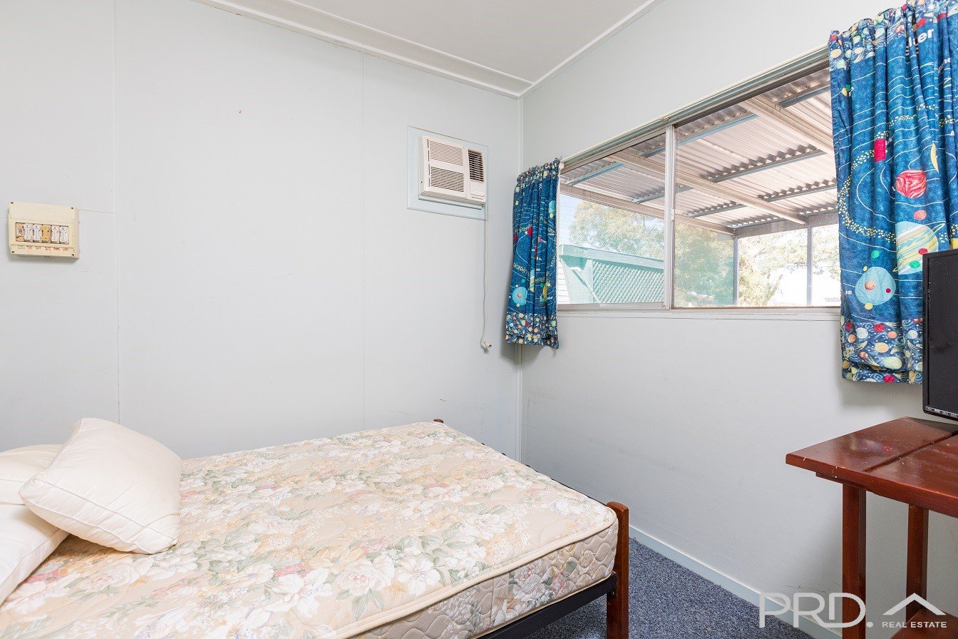Cabin 13, 498 Sturt Highway (Sunraysia Holiday Park)  MILDURA 10