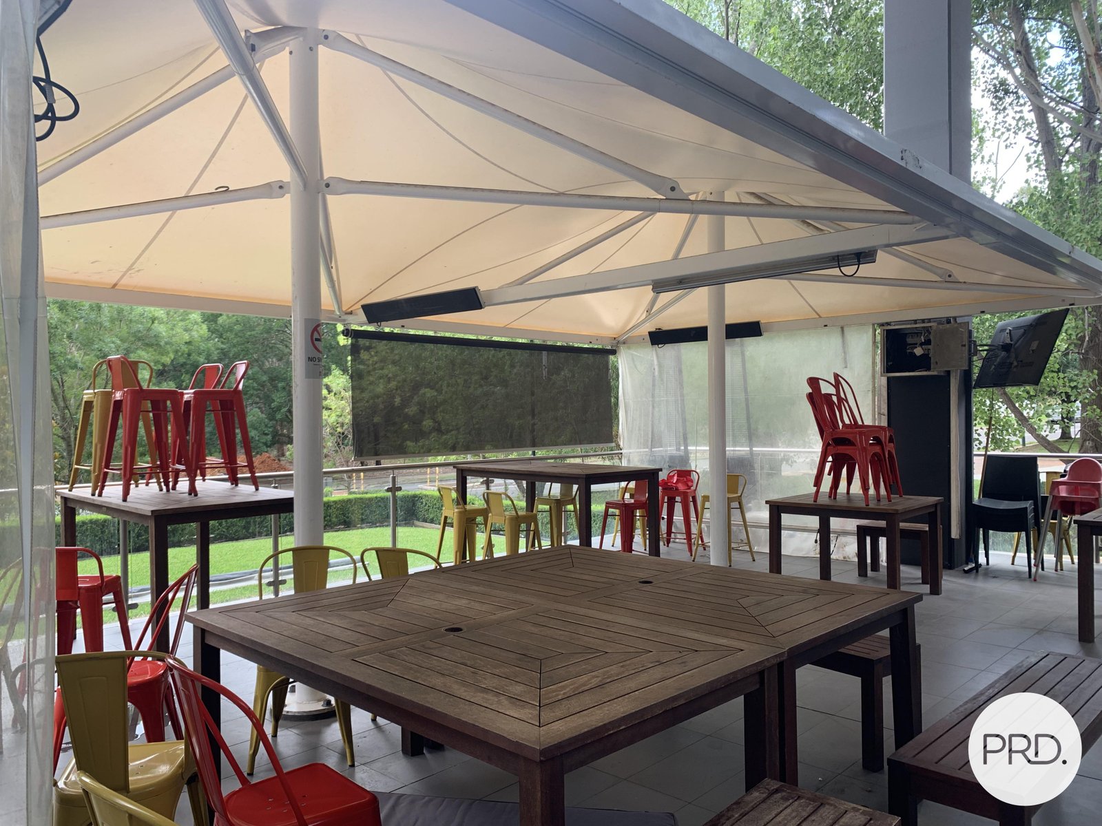 Cafe/22 Brookhollow Avenue NORWEST 5