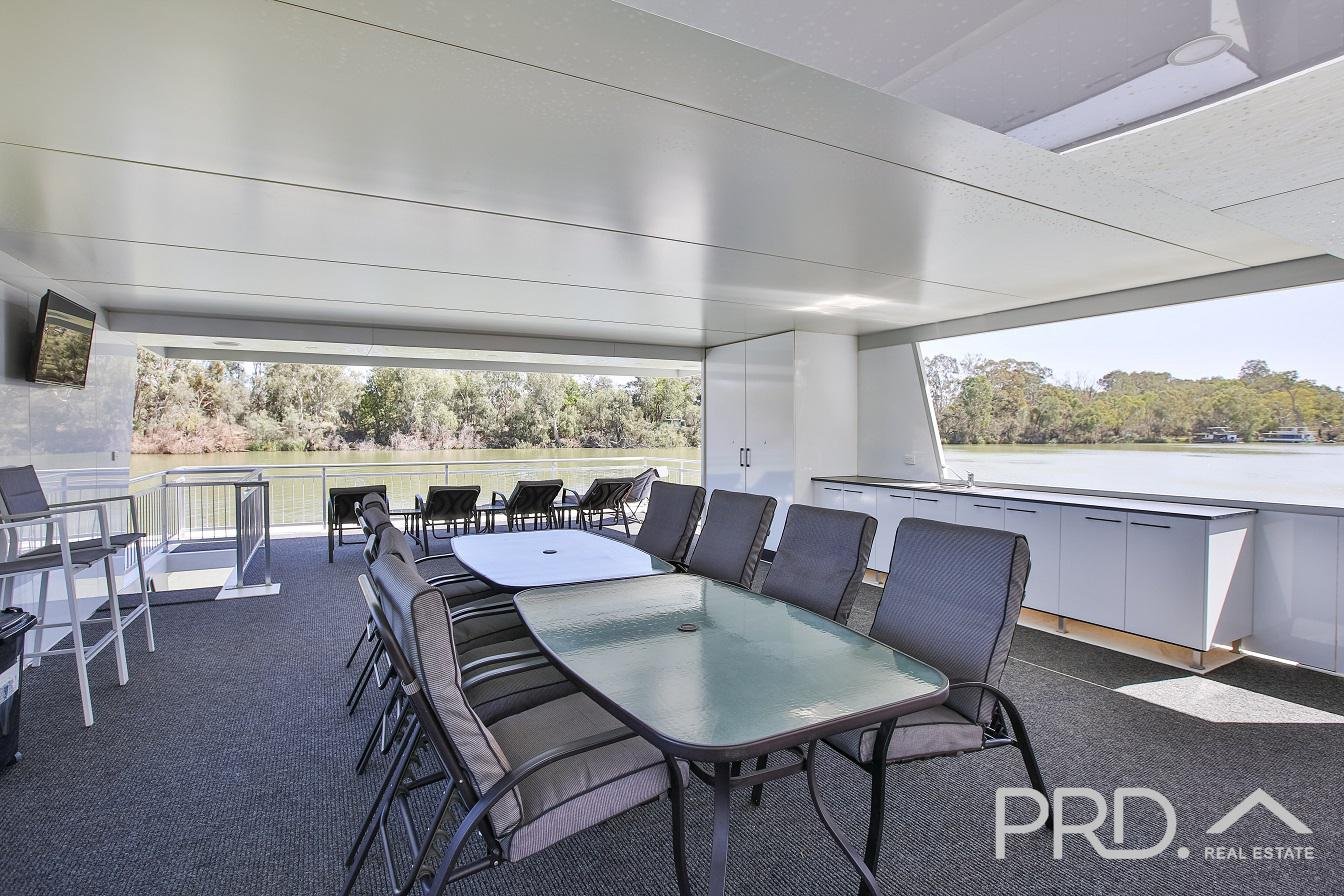 Cool Your Jets Houseboat, Bruces Bend Marina  NICHOLS POINT 23