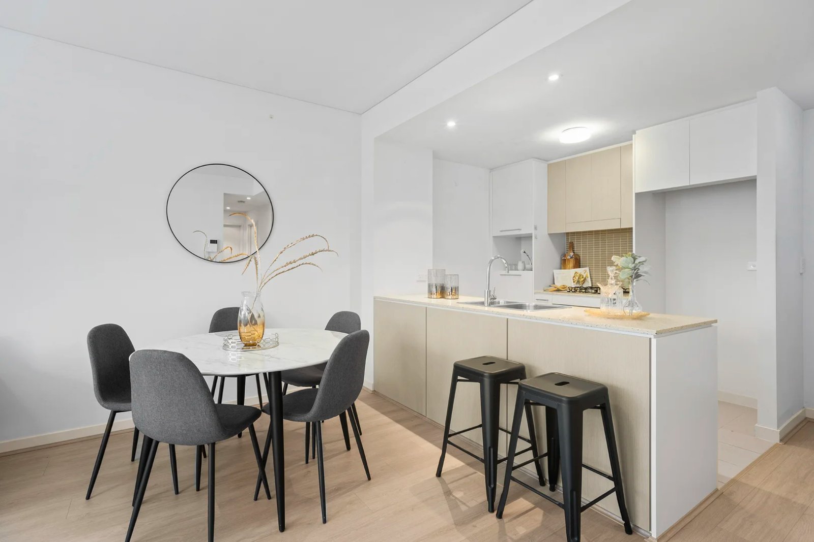 D102/2 Mackinder Street CAMPSIE 2