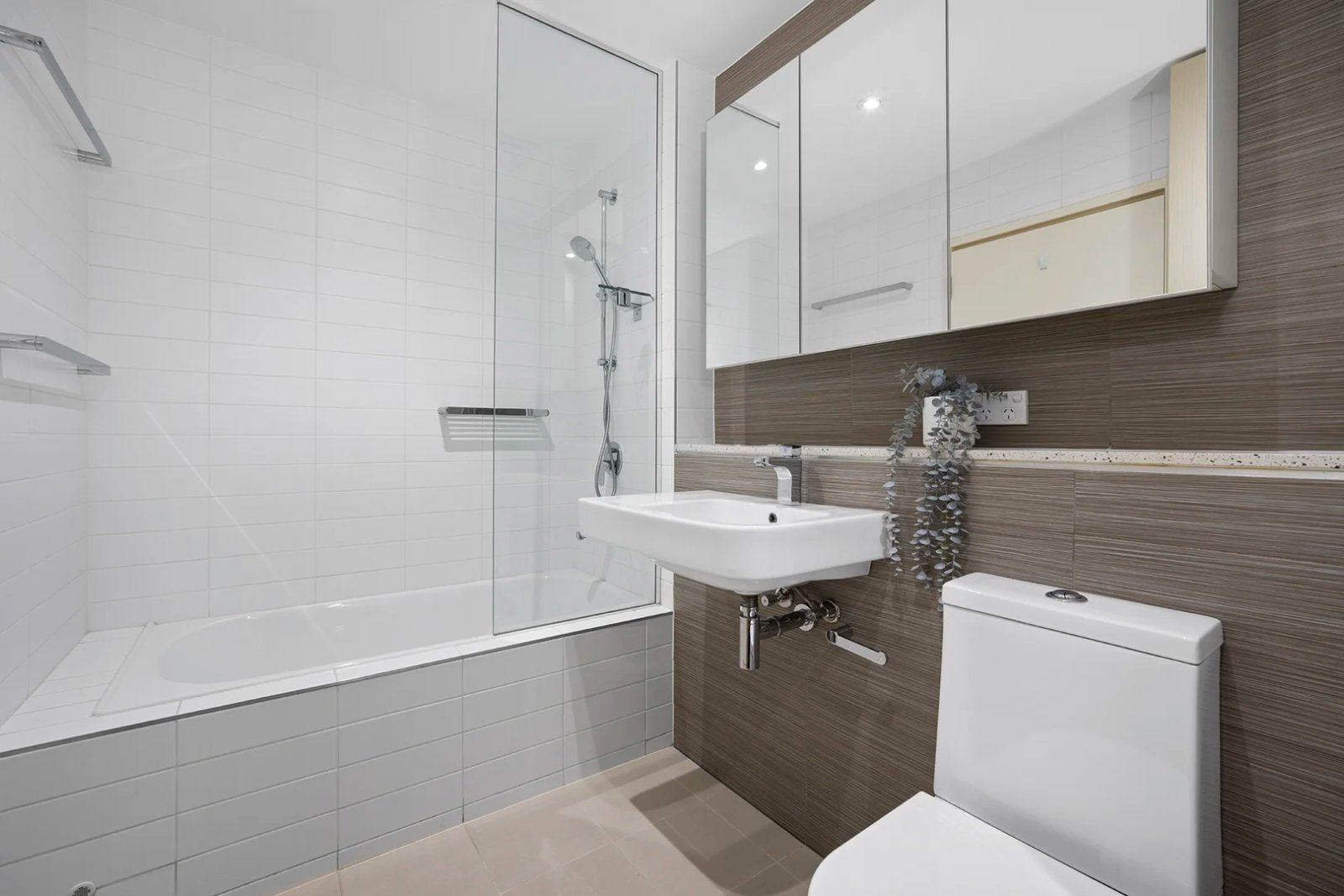 D102/2 Mackinder Street CAMPSIE 6