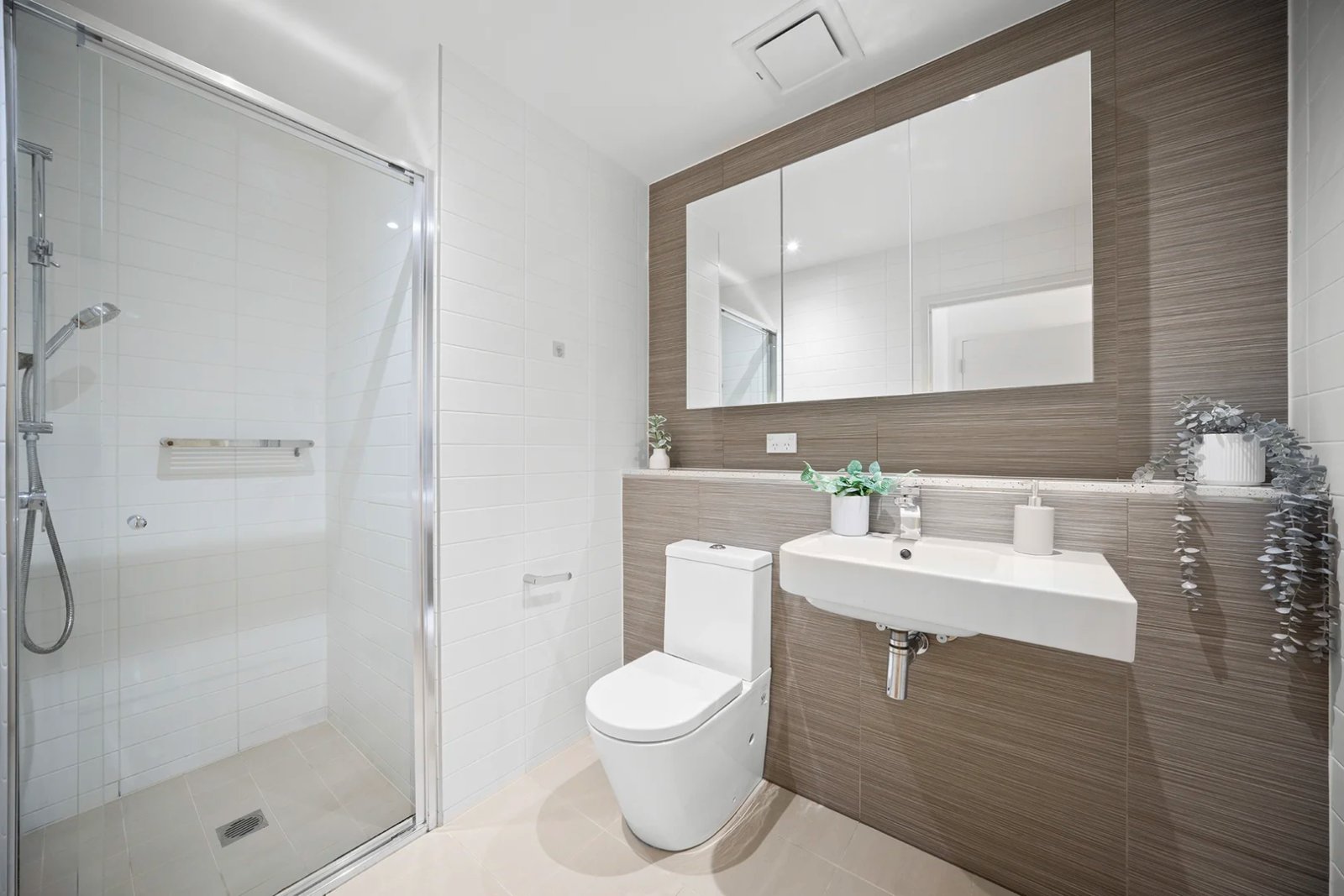 D102/2 Mackinder Street CAMPSIE 7