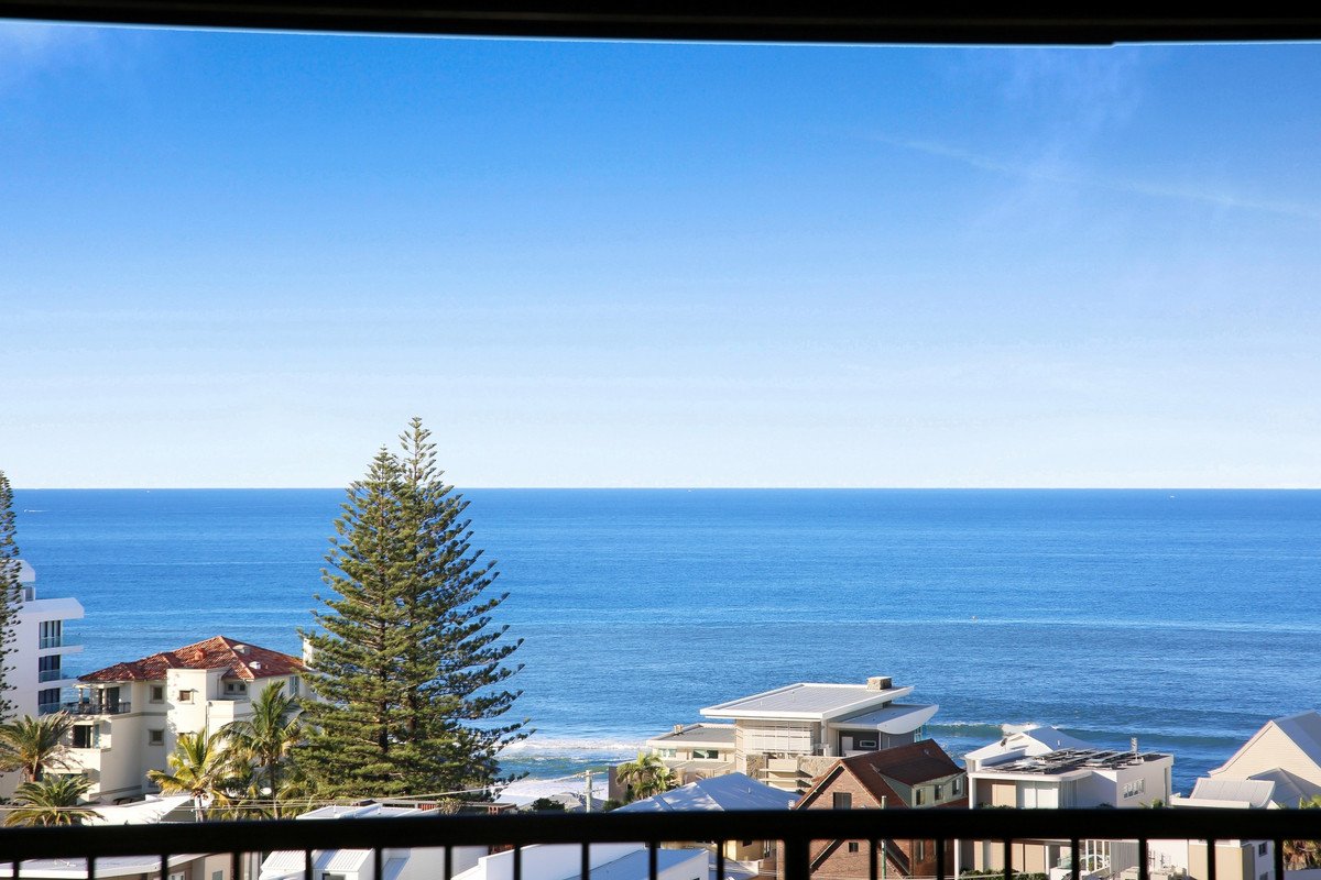 D21/1 Great Hall Drive Miami 2