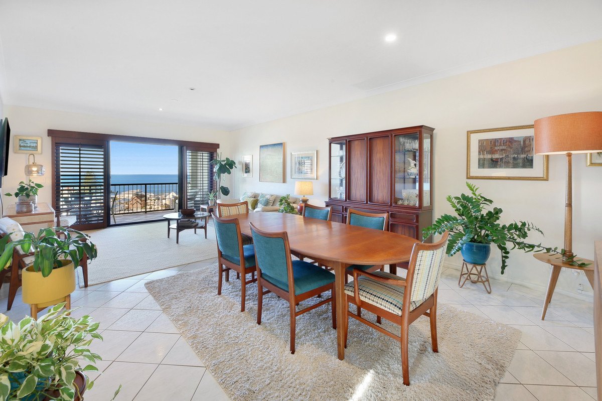 D21/1 Great Hall Drive Miami 4