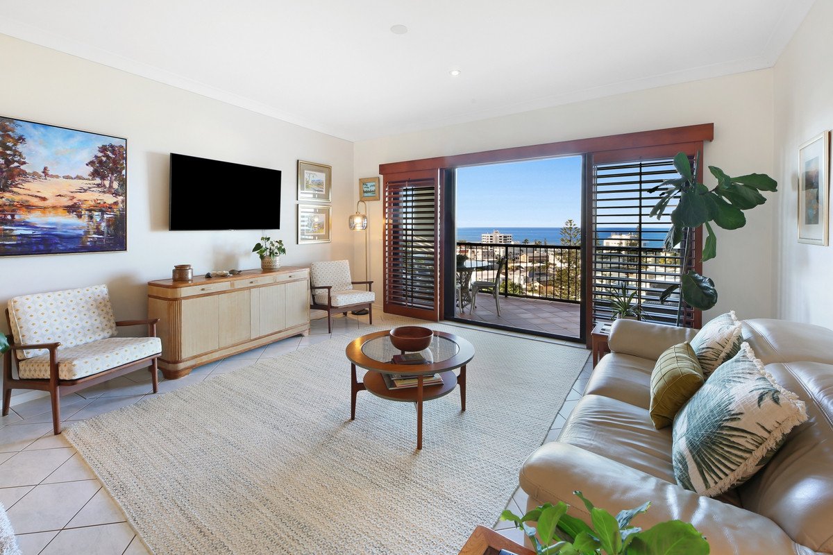 D21/1 Great Hall Drive Miami 5