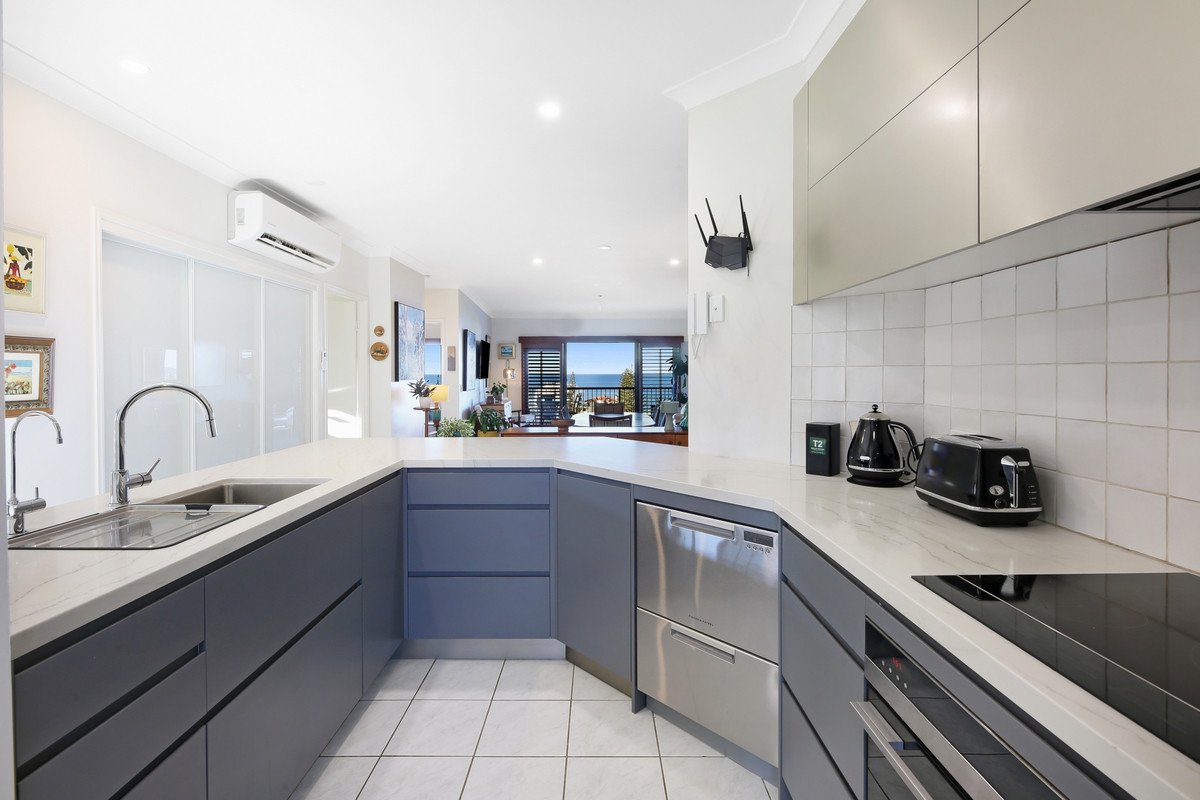 D21/1 Great Hall Drive Miami 7