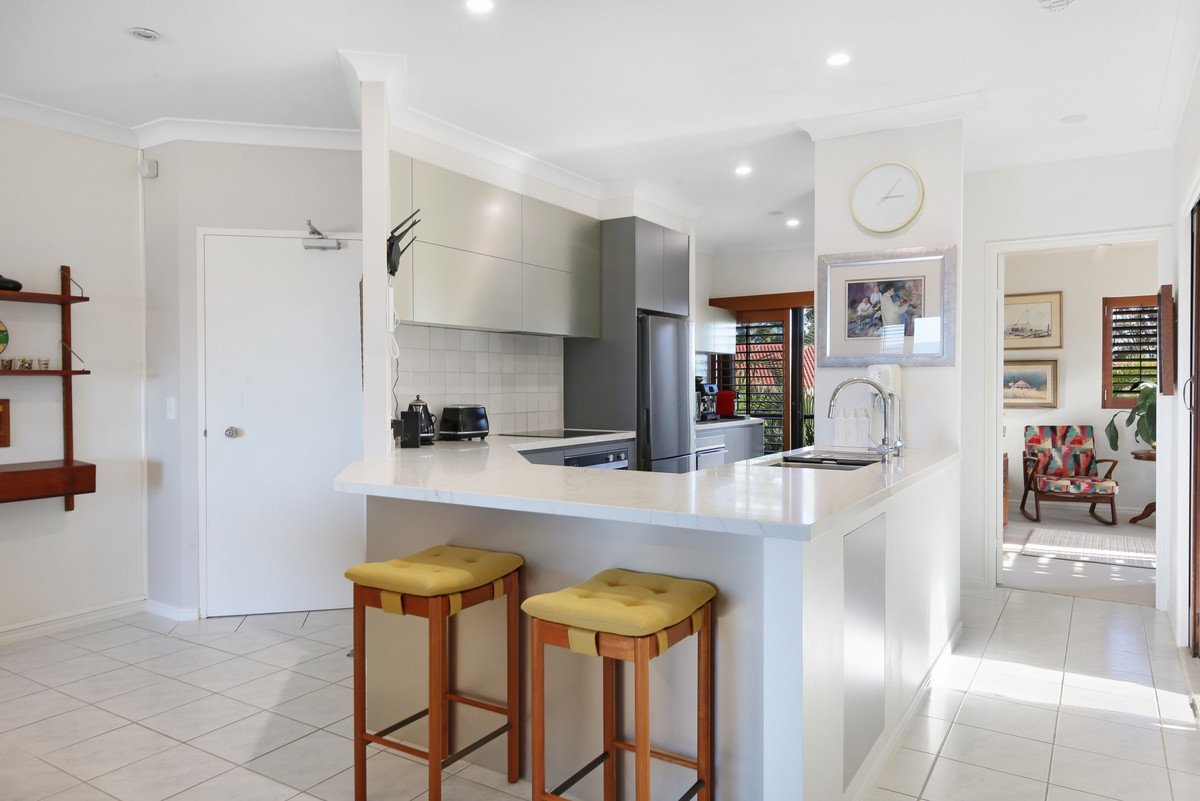 D21/1 Great Hall Drive Miami 9