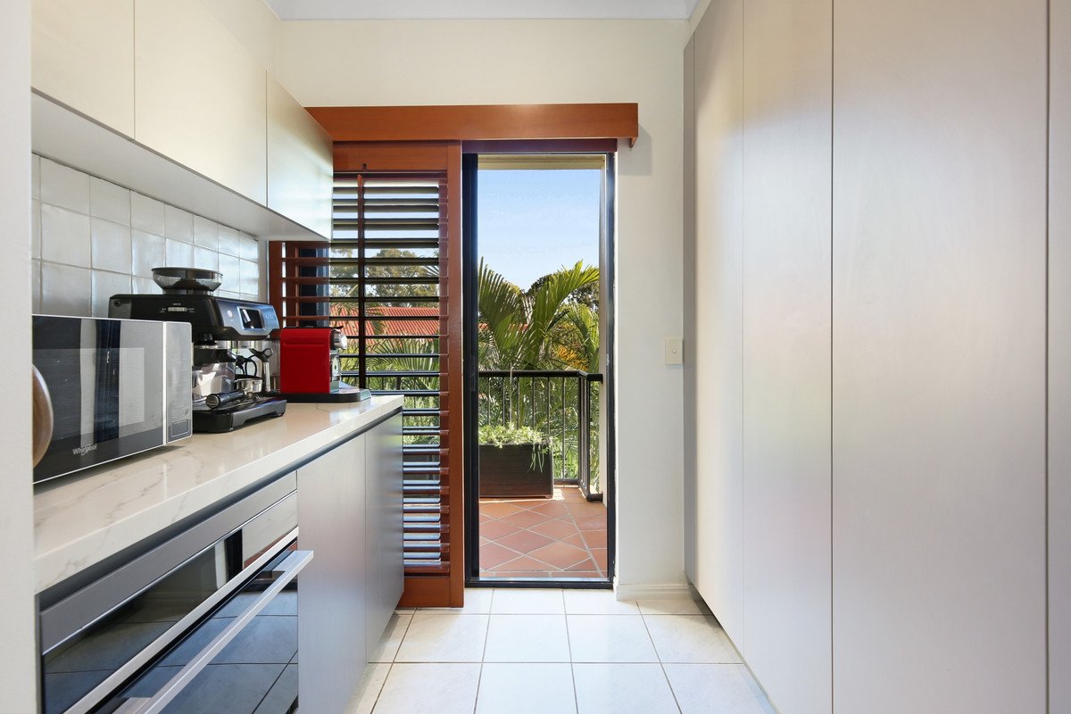 D21/1 Great Hall Drive Miami 10