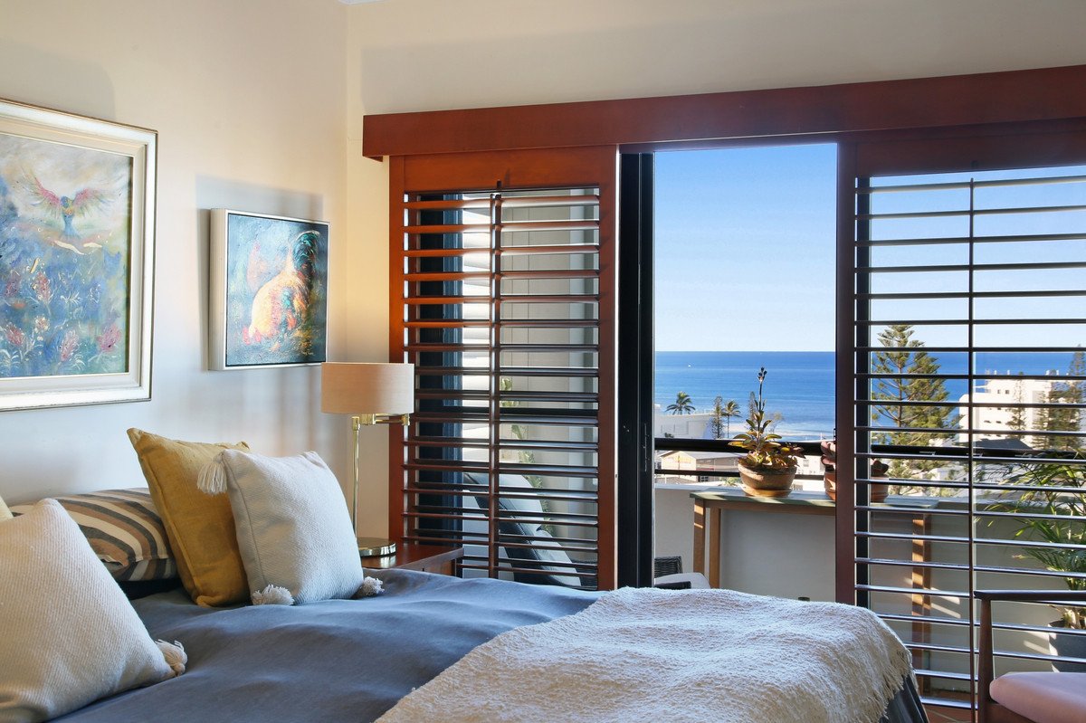 D21/1 Great Hall Drive Miami 13