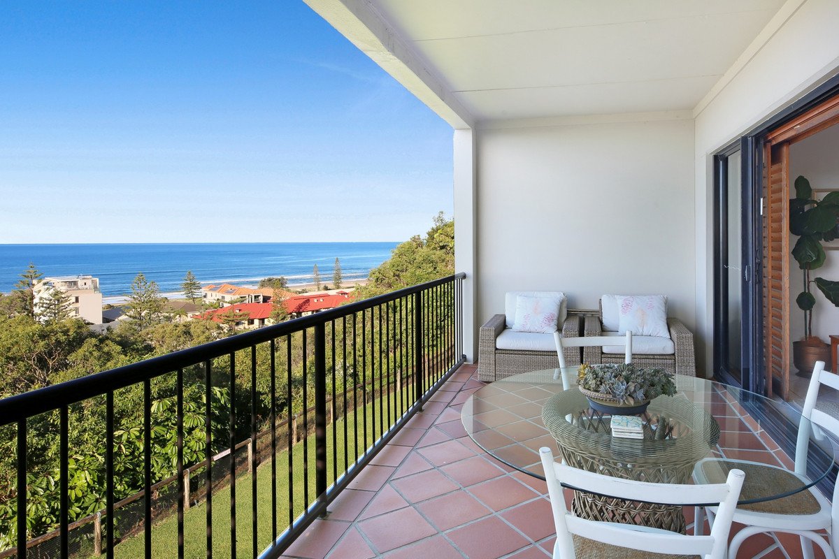 D21/1 Great Hall Drive Miami 22