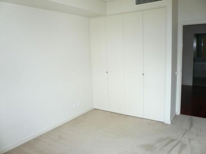 Gallery: D606/134 Rouse Street