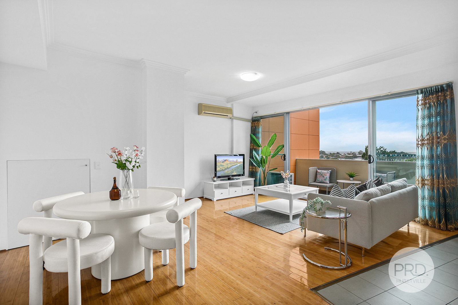 D805/106 Queens Road HURSTVILLE 2
