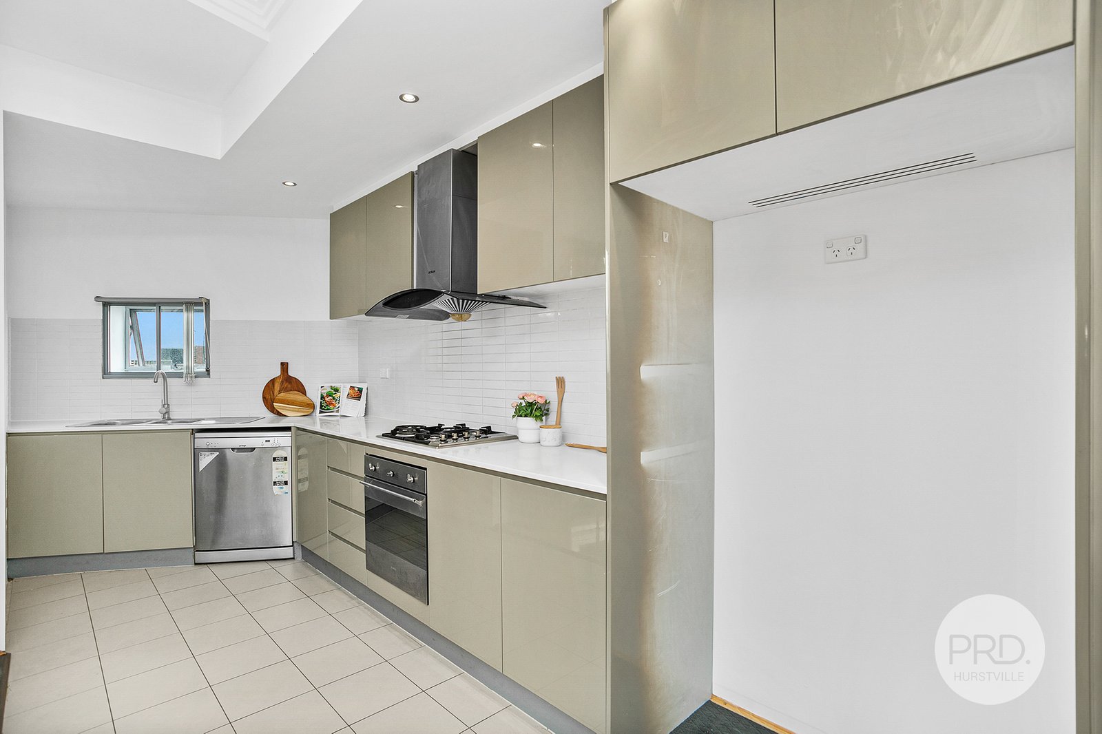 D805/106 Queens Road HURSTVILLE 3