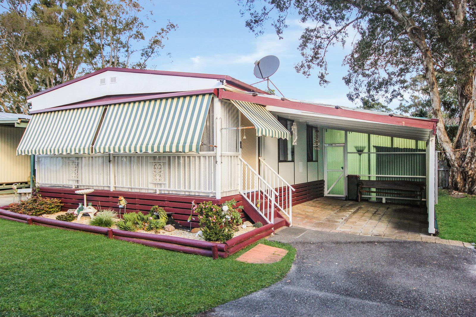  DUNBOGAN 9