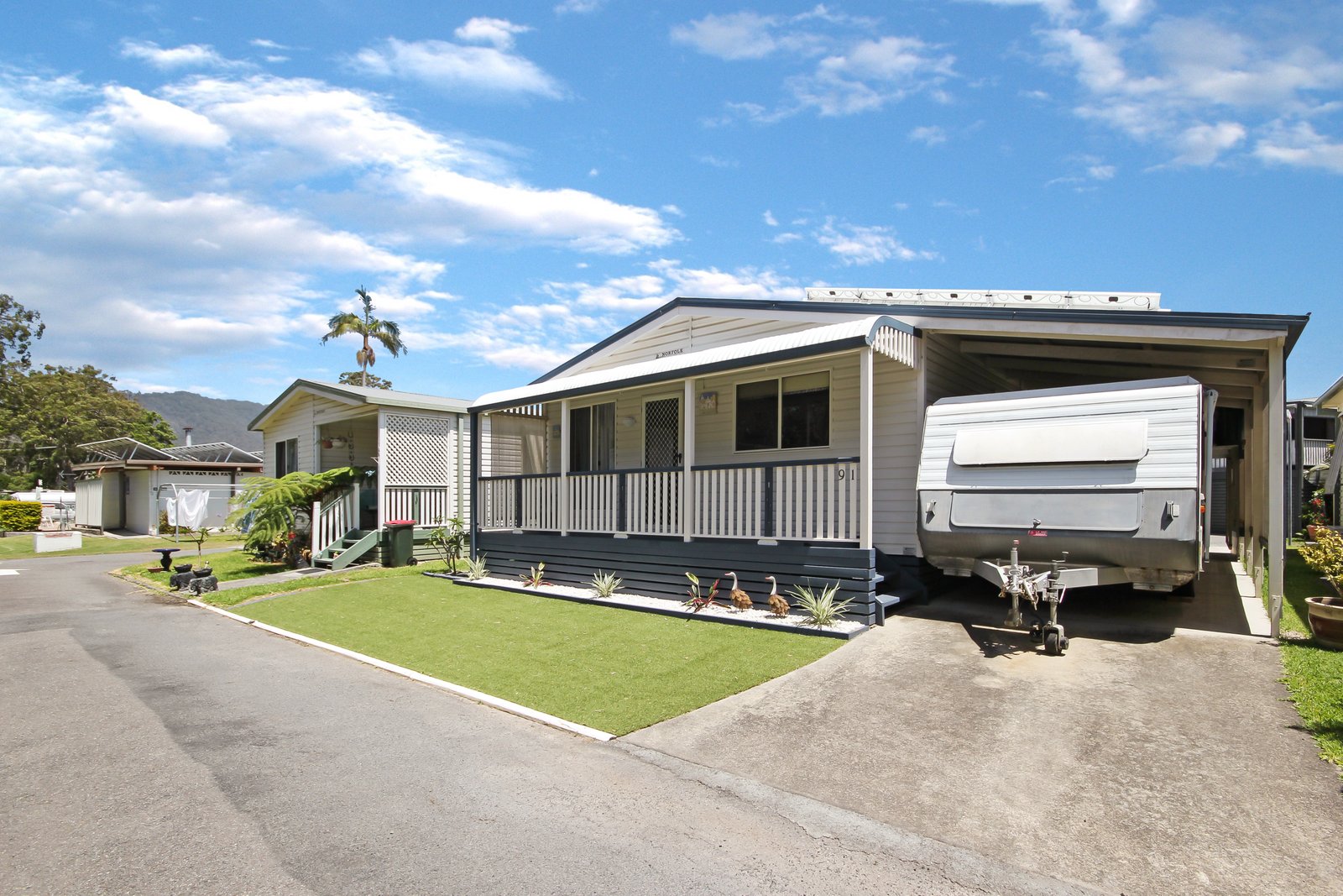  DUNBOGAN 12