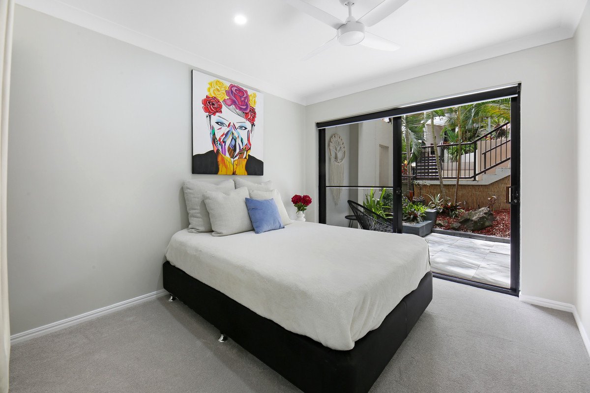 E11/1 Great Hall Drive Miami 12