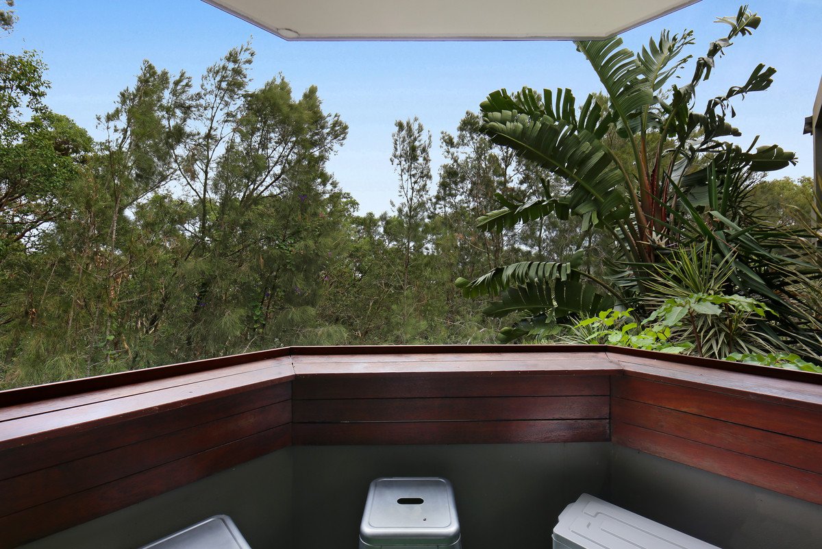 E11/1 Great Hall Drive Miami 16