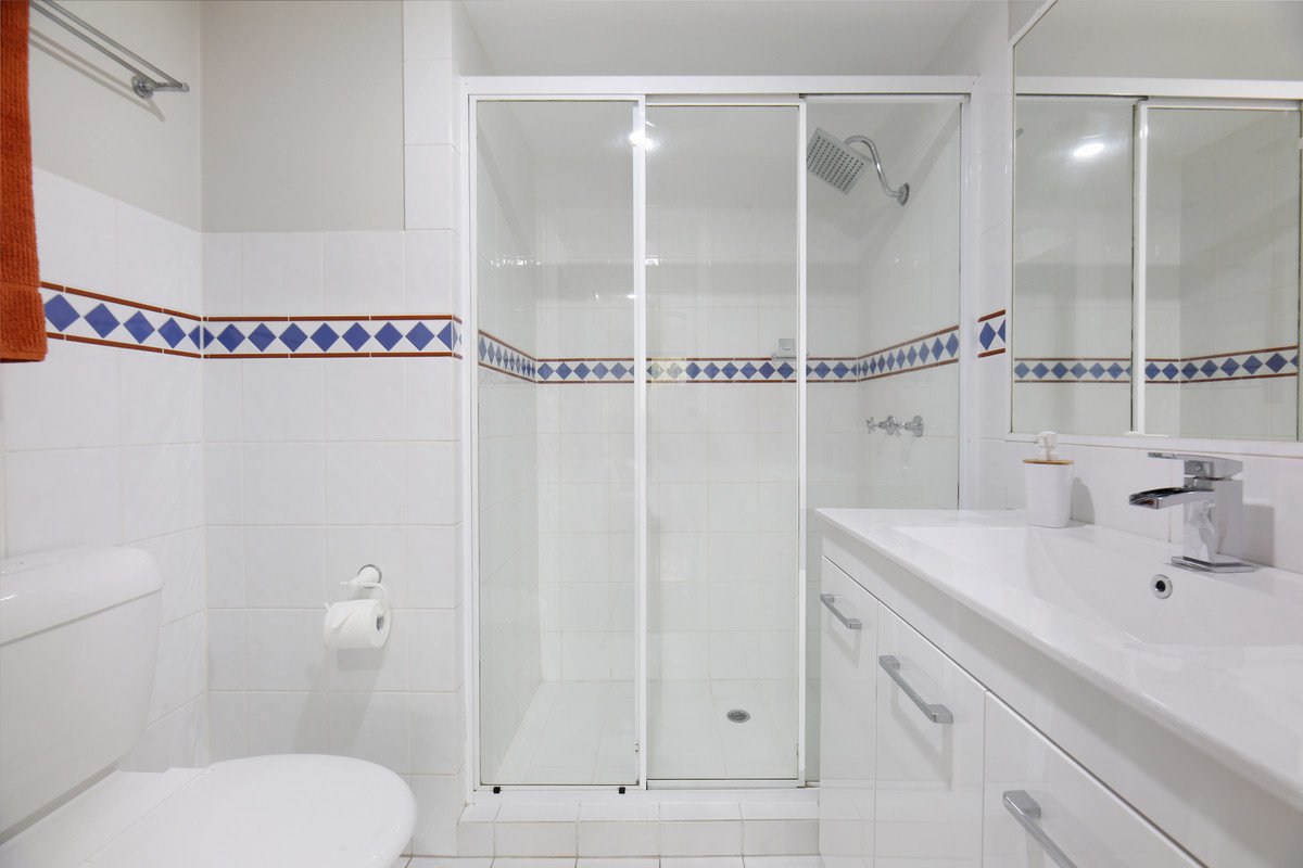 E11/1 Great Hall Drive Miami 11