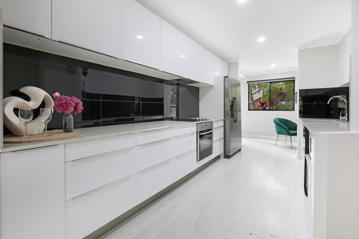 E11/1 Great Hall Drive Miami 8