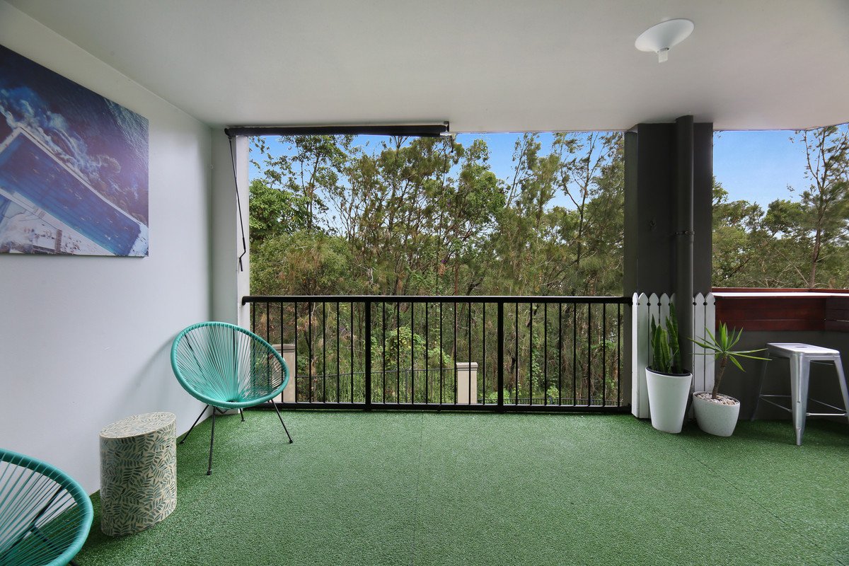 E11/1 Great Hall Drive Miami 9