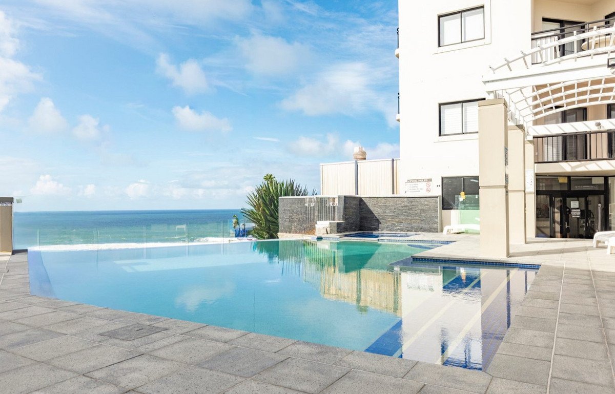 E11/1 Great Hall Drive Miami 17