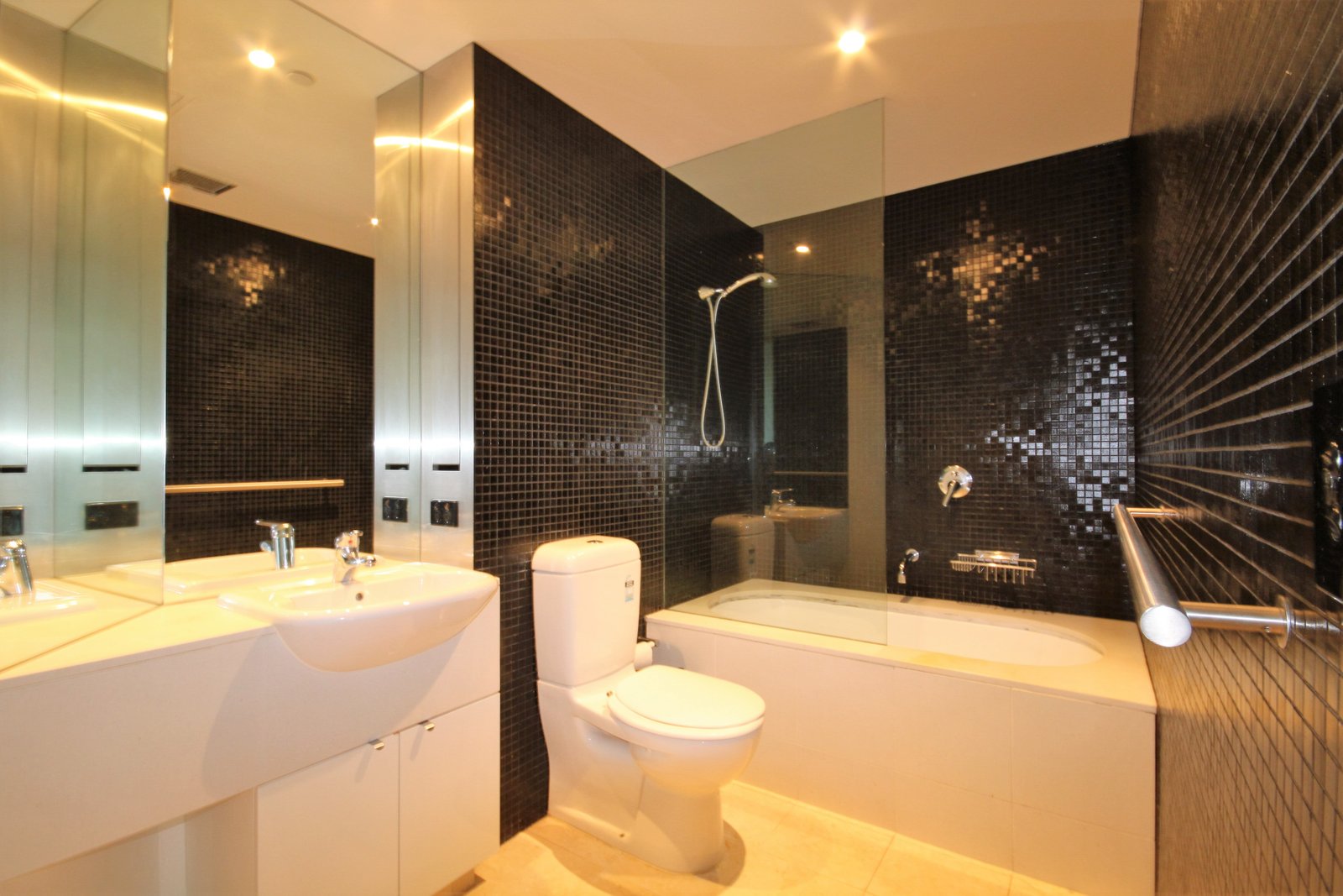 Gallery: E63/85 Rouse Street