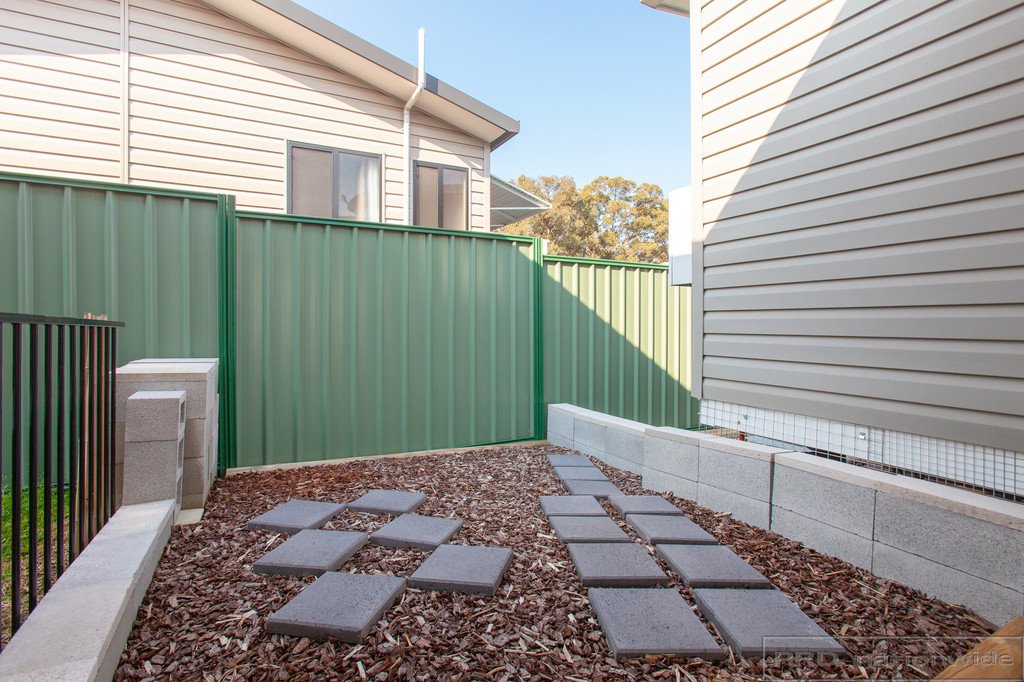 E9/56 Carrs Road NEATH 10