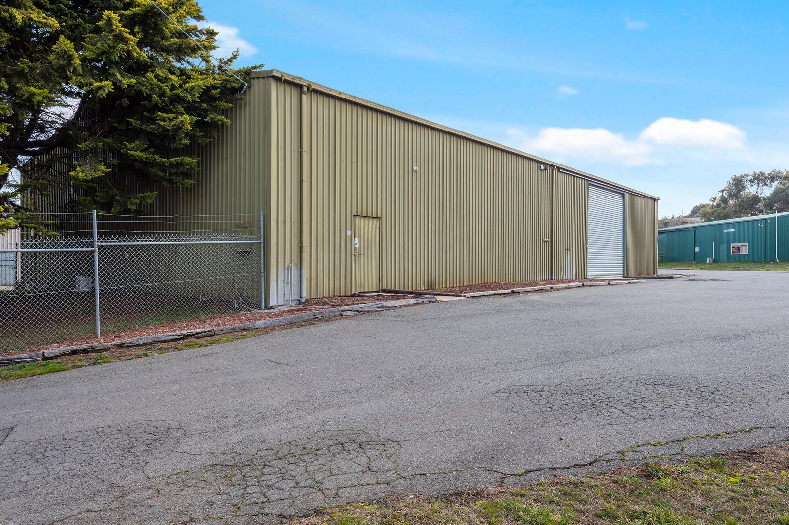 Real Estate and Property in Factory 1/5-7 Johnson Court, Kyneton, VIC