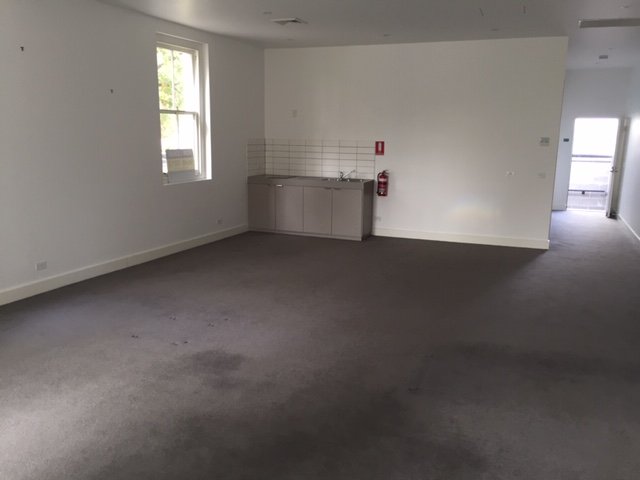 Gallery: first flr/69 Victoria Avenue