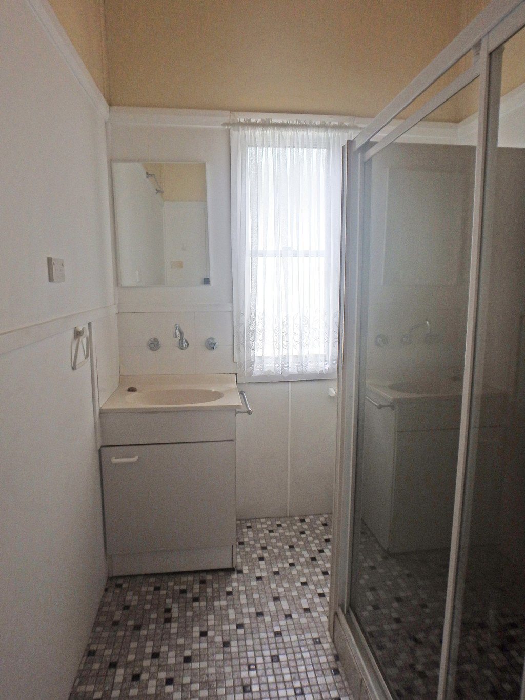 Flat 1, 81 Bold Street LAURIETON 4