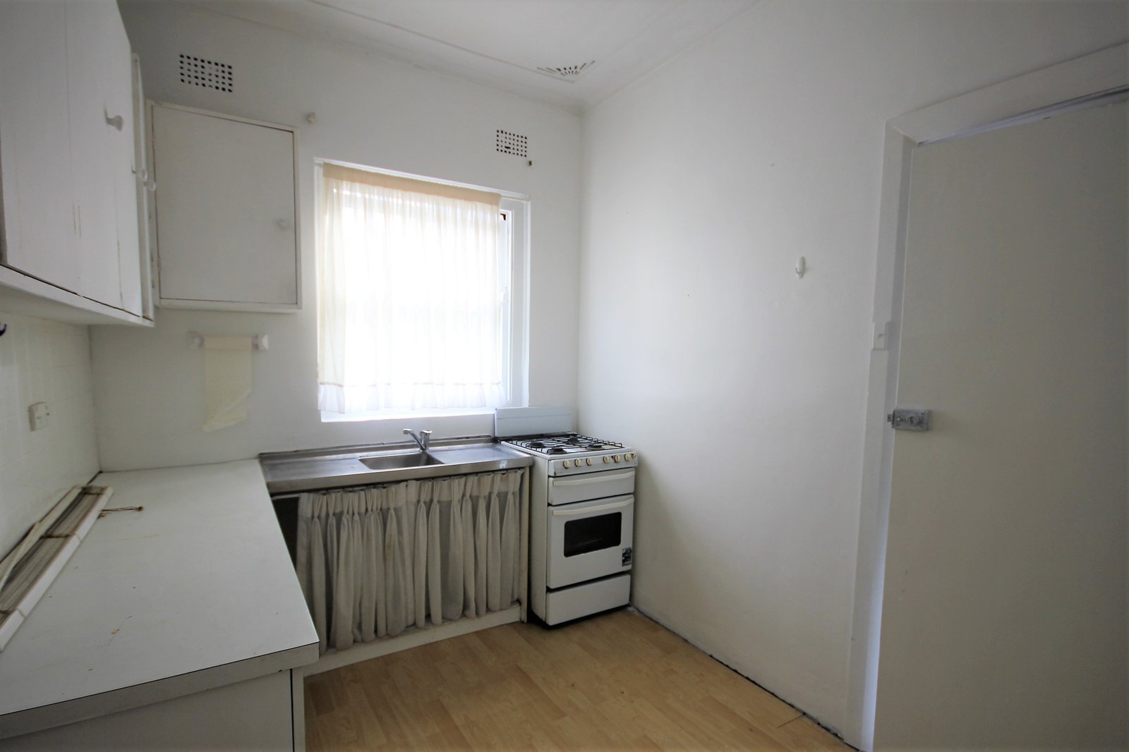 Flat 1/150 Railway Parade KOGARAH 1