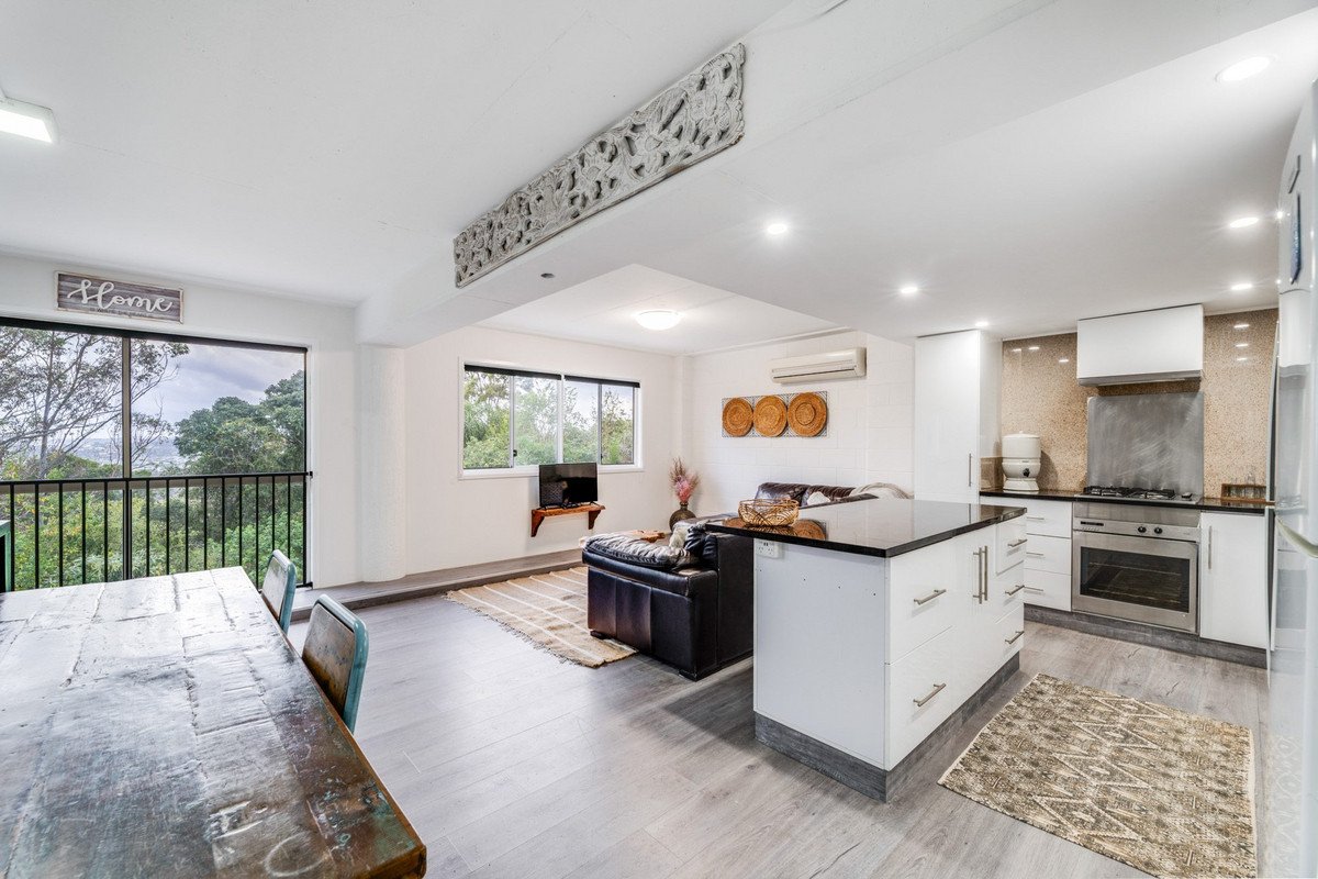 'Flat' 14 Vantage Point Drive Burleigh Heads 3