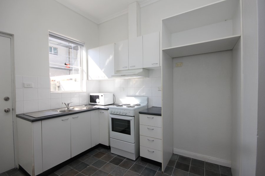 Flat 1/65 New Canterbury Road PETERSHAM 1