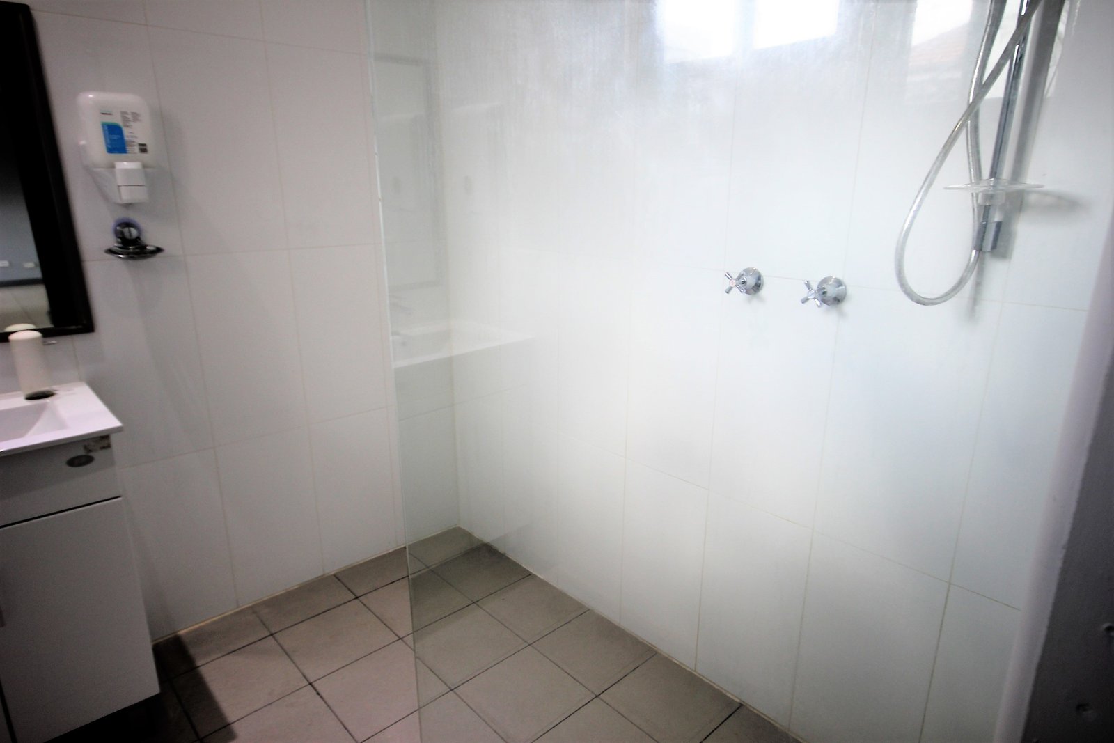 Flat 2 95 Wollongong Rd  ARNCLIFFE 5