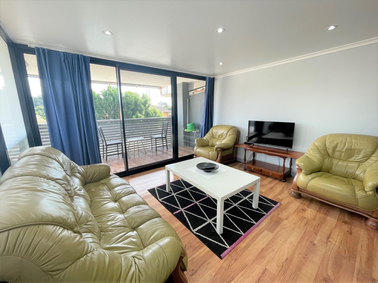 Flat 2/95 Wollongong Road ARNCLIFFE 1