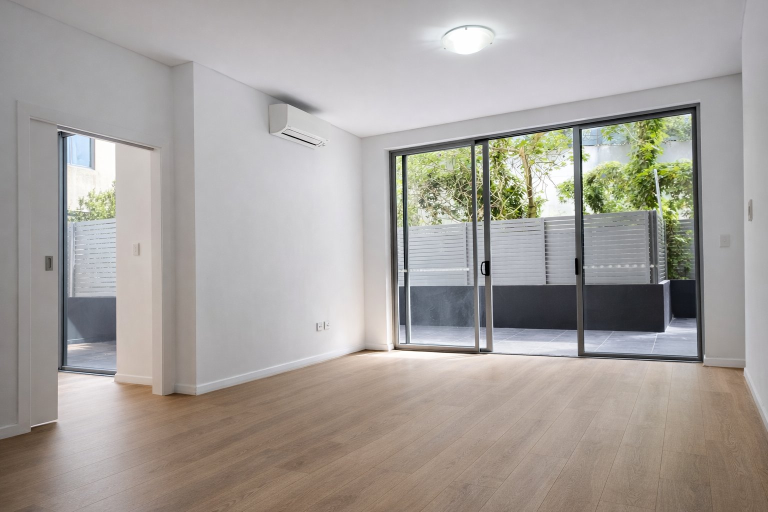 G01/26-32 Marsh Street WOLLI CREEK 2