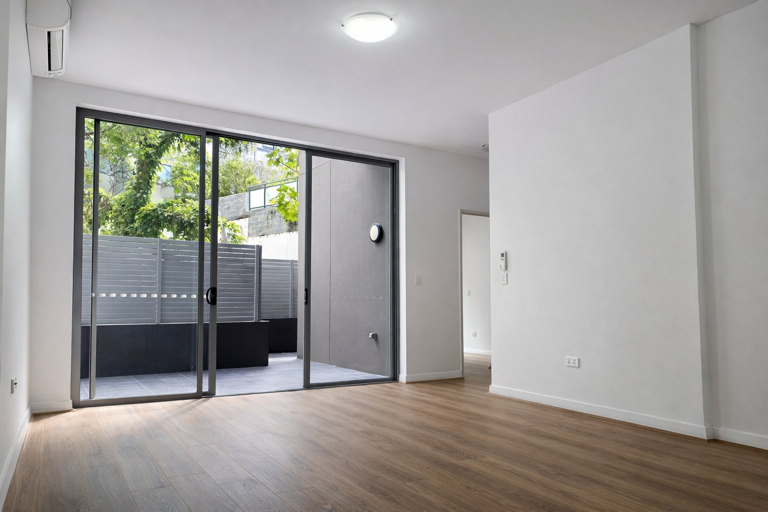 G01/26-32 Marsh Street WOLLI CREEK 4