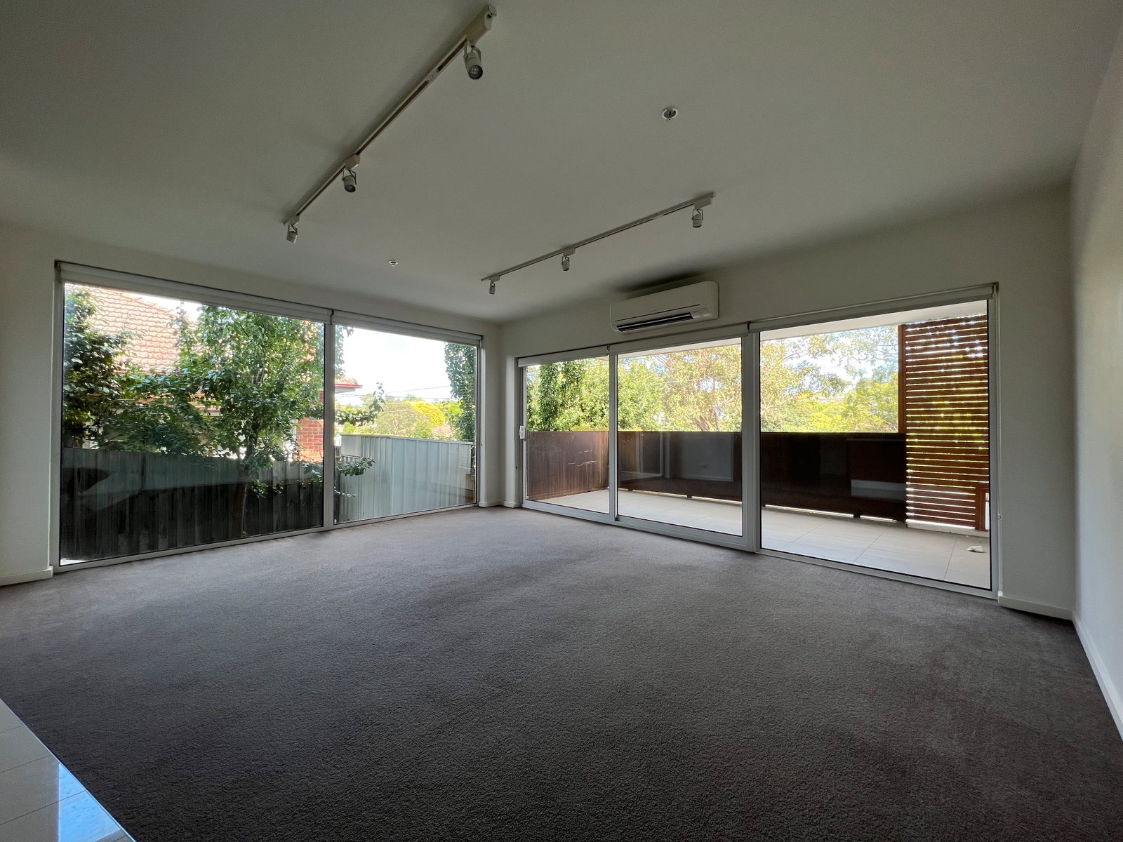 Gallery: G01/546 Elgar Road