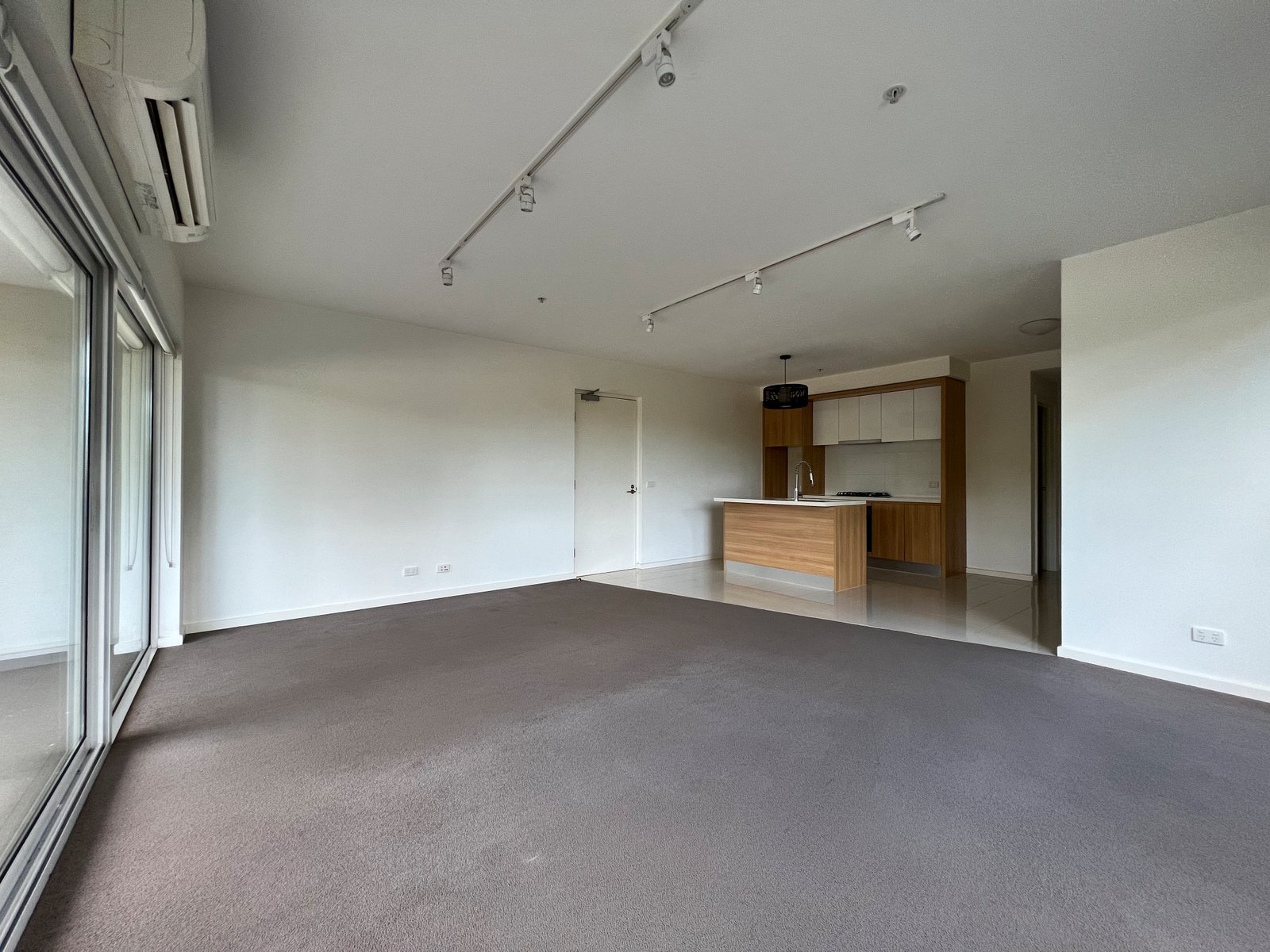 Gallery: G01/546 Elgar Road