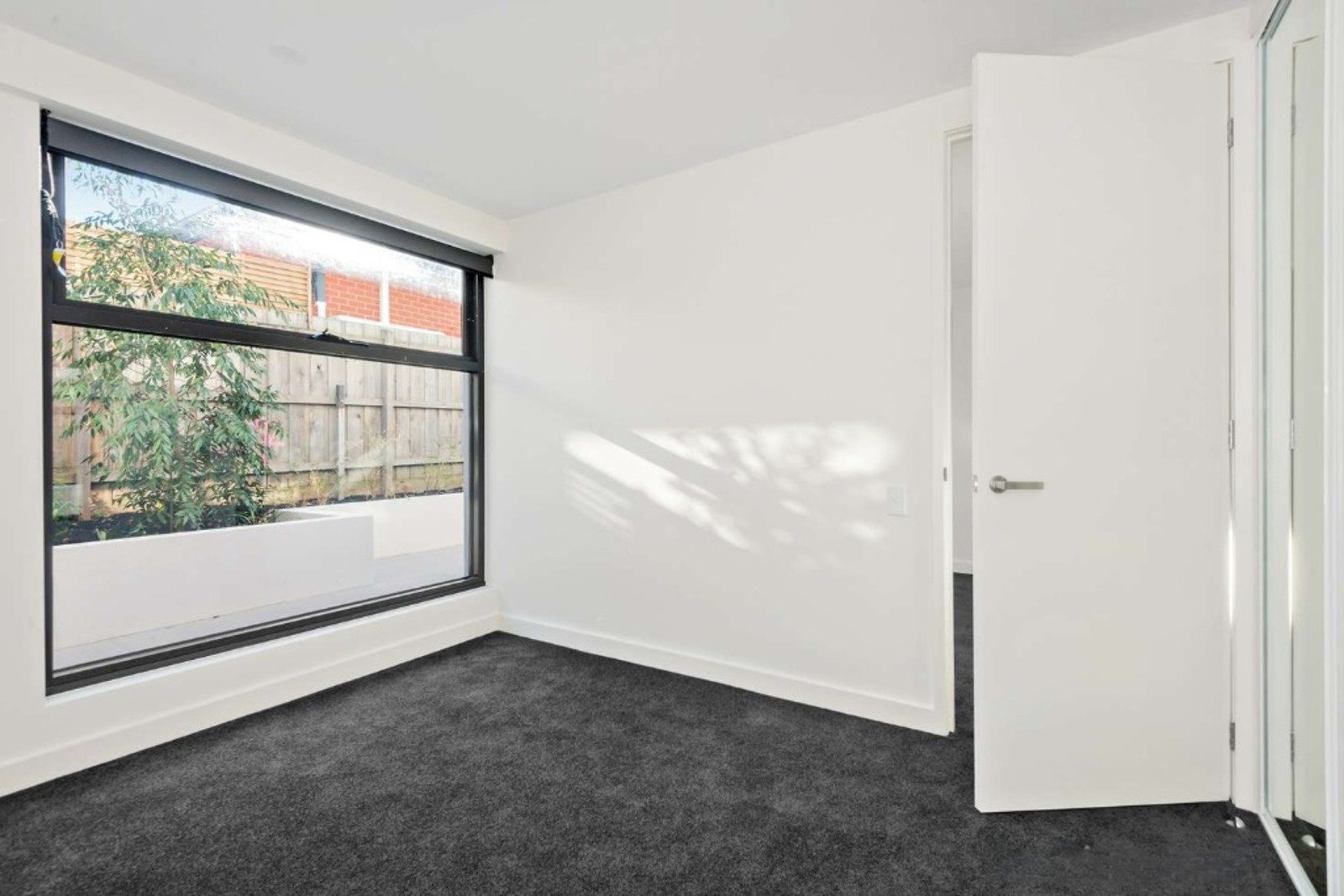 Gallery: G02/12 Major Street