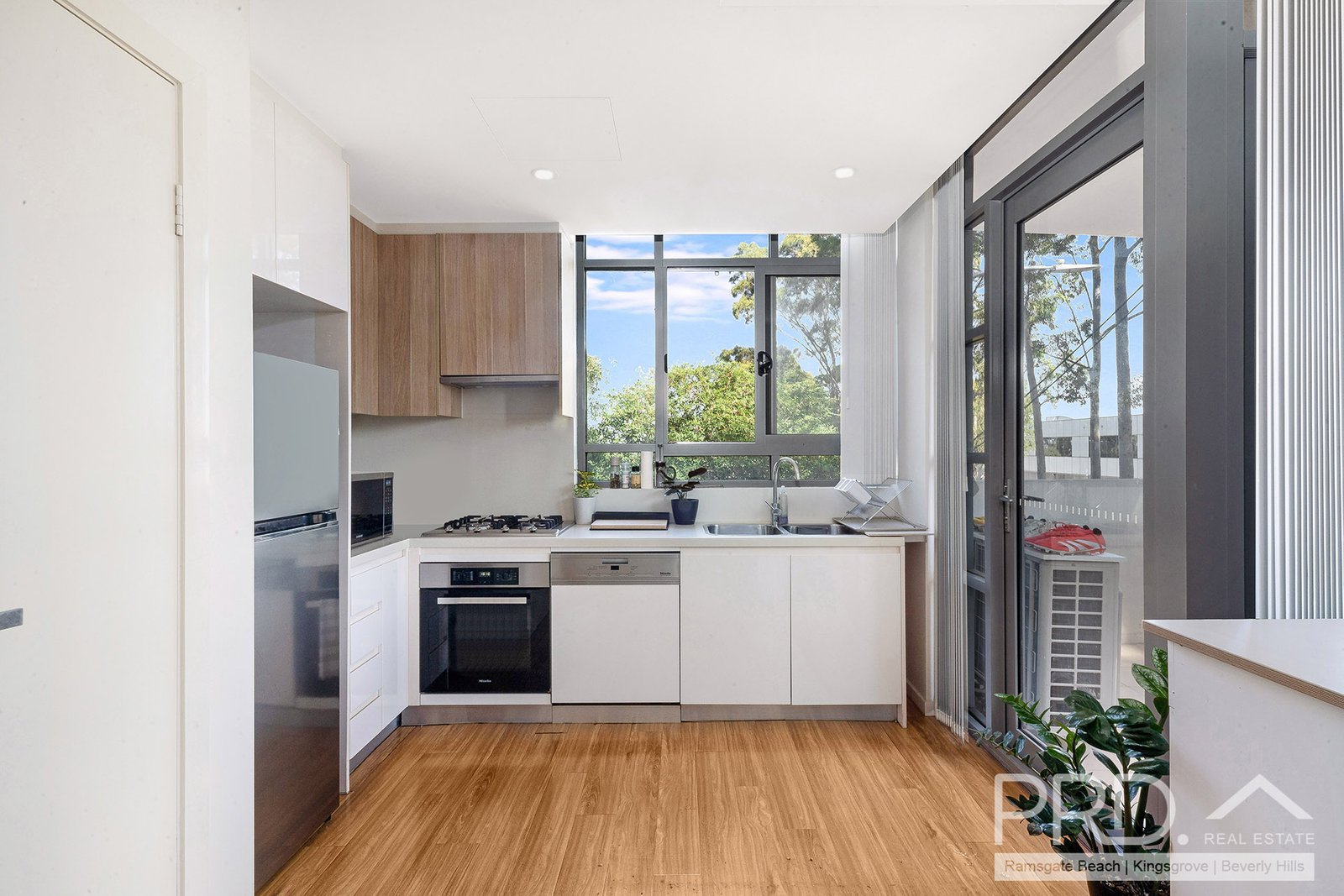 G02/428 Victoria Road GLADESVILLE 3