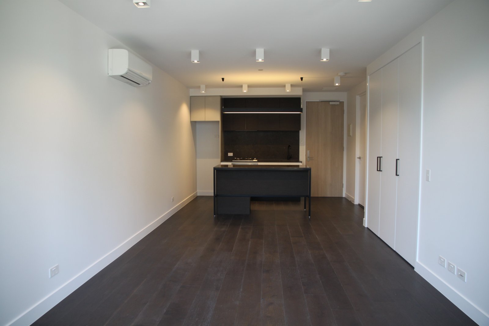 Gallery: G02/96 Camberwell Road