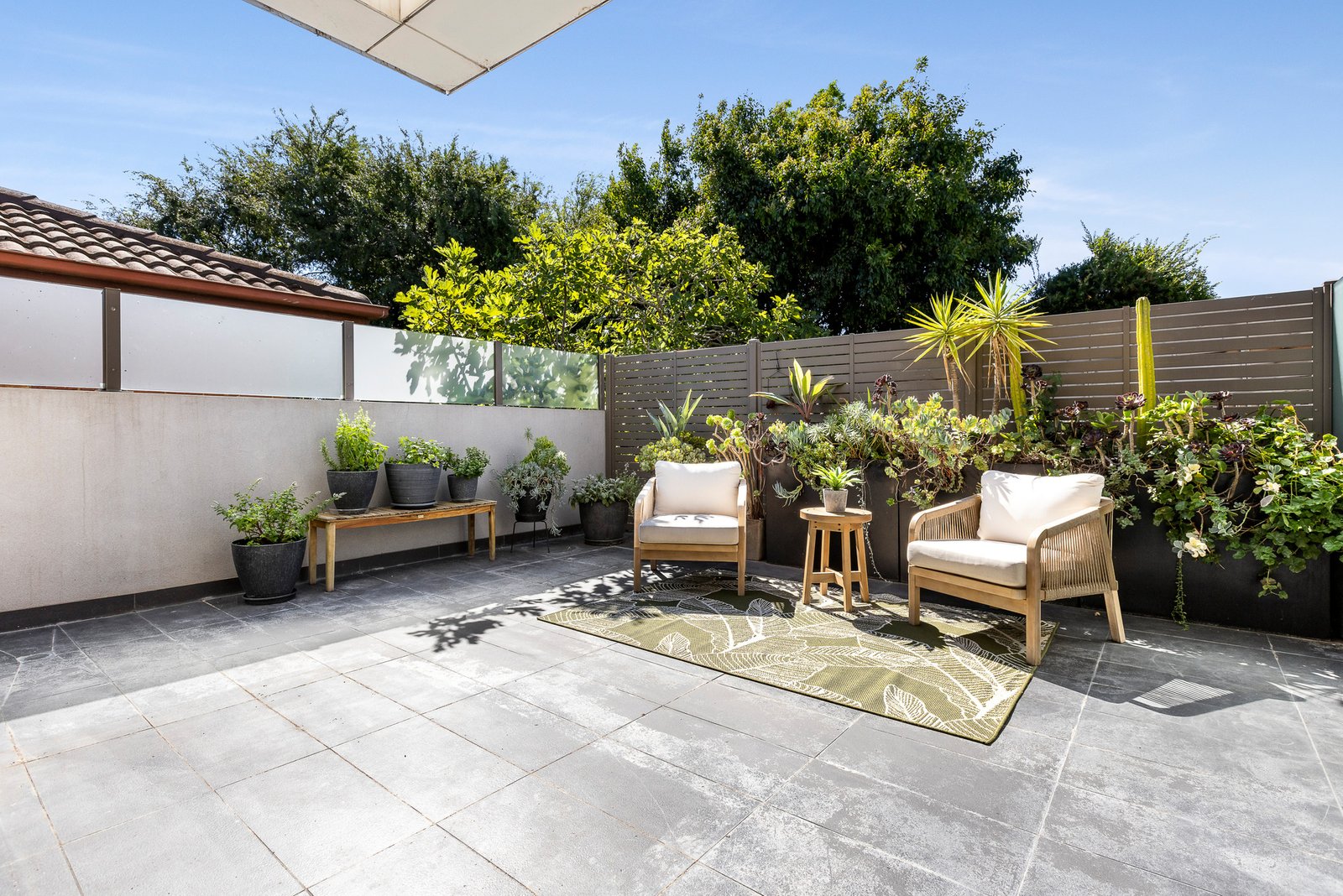 Gallery: G03/132 Balaclava Road