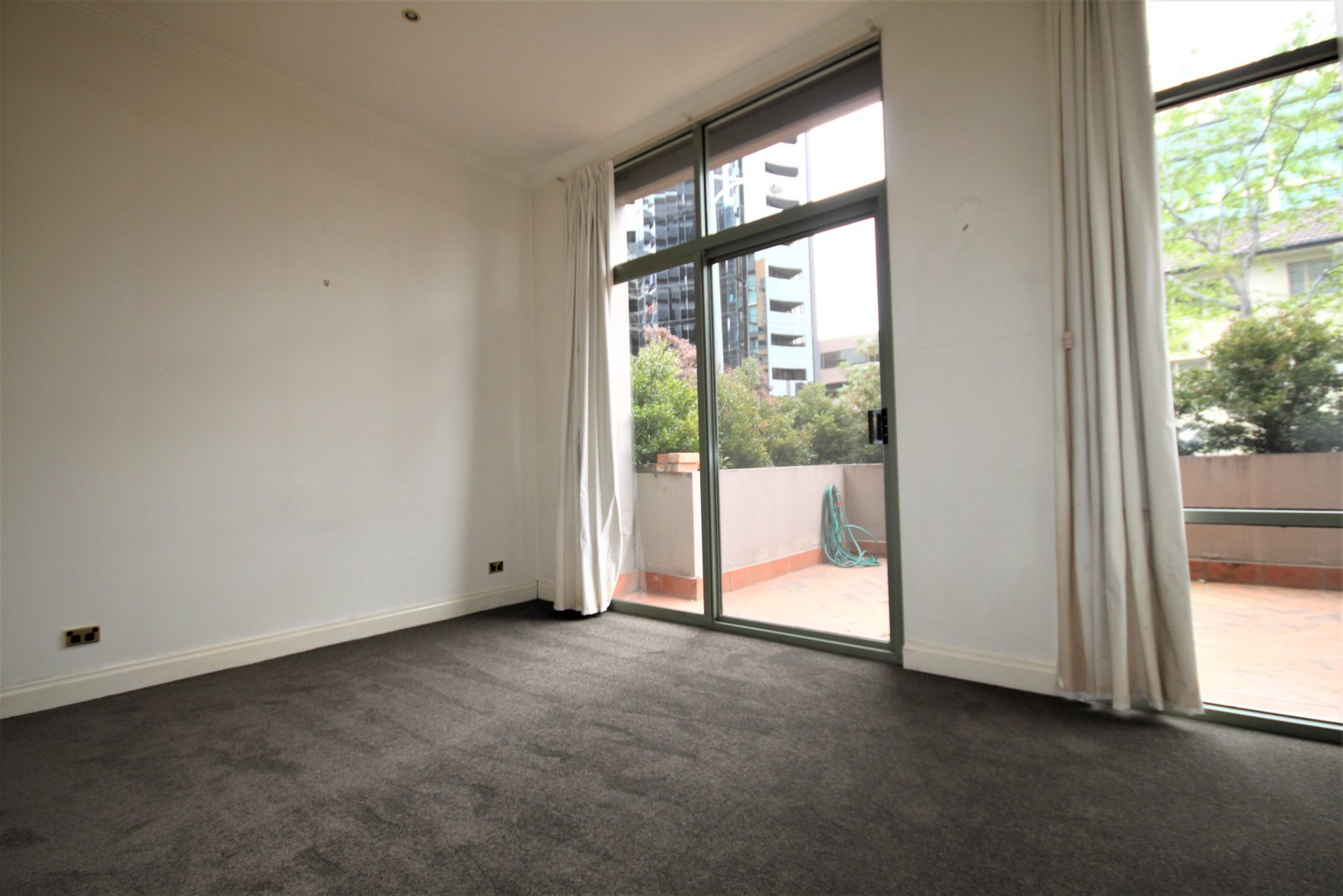 Gallery: G03/15 Queens Road