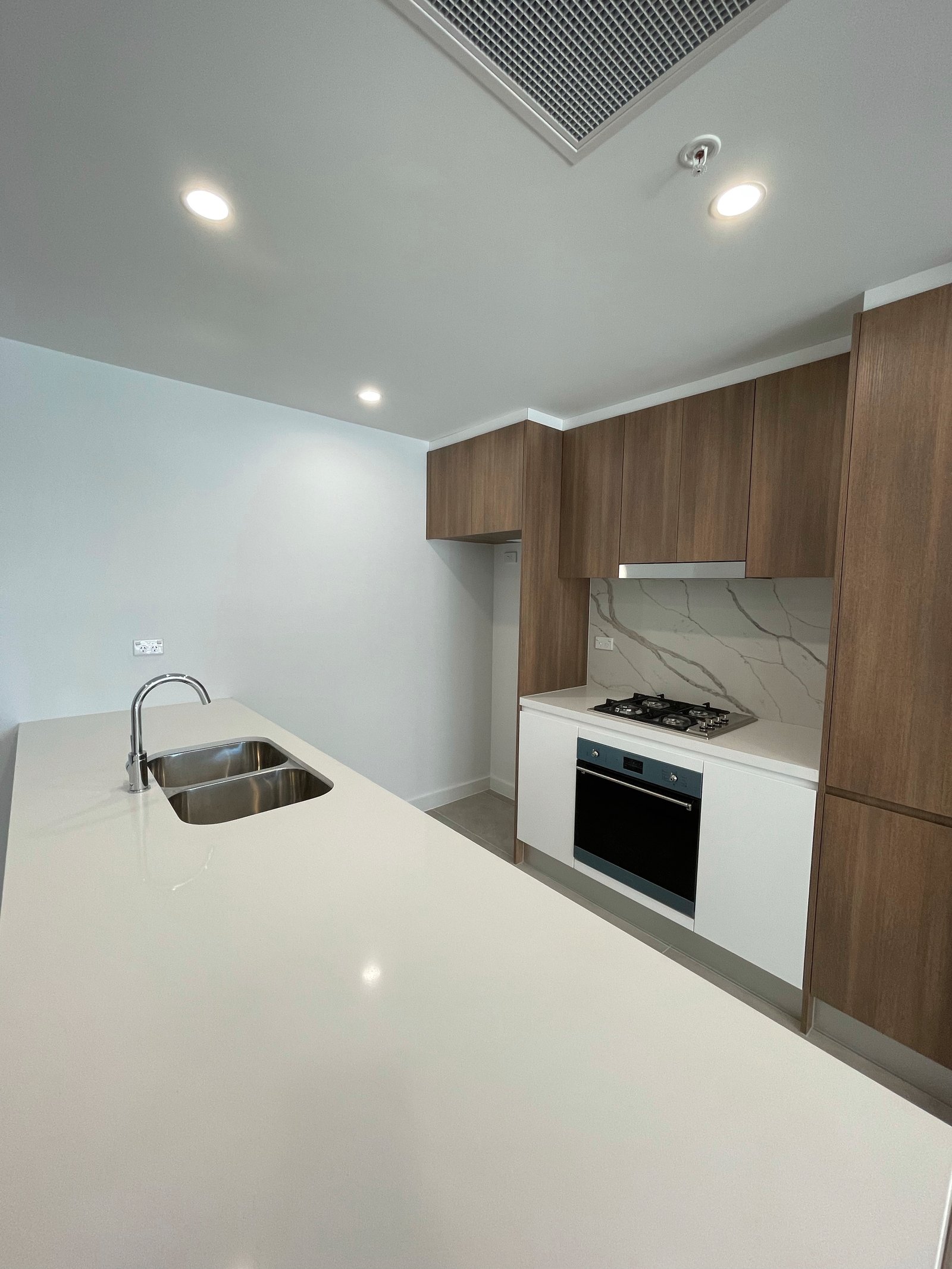 G03/79 Regent Street KOGARAH 2